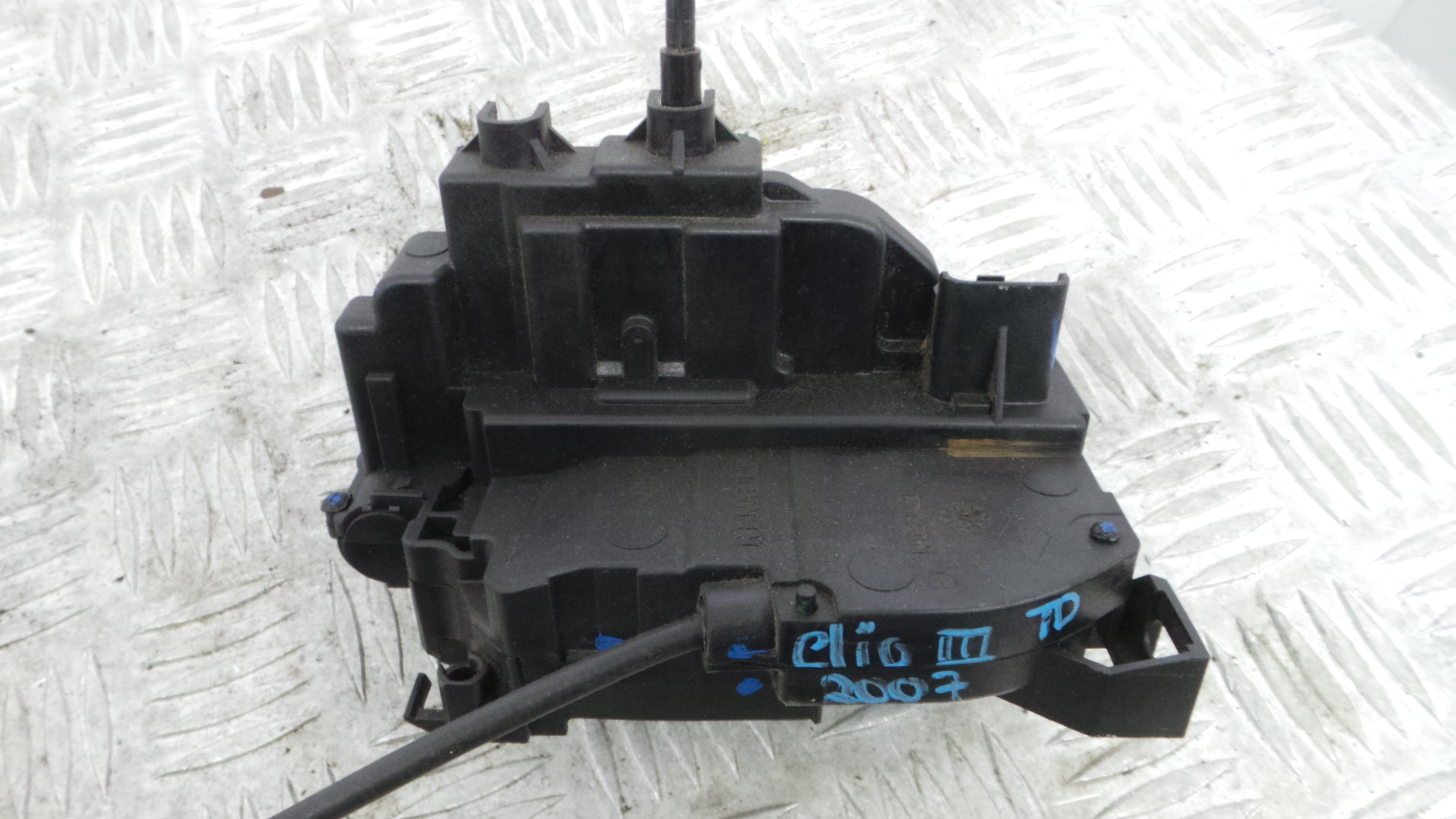 Fecho da Porta Trás Dto 8200350758 - RENAULT CLIO III (BR0/1, CR0/1)-37058894