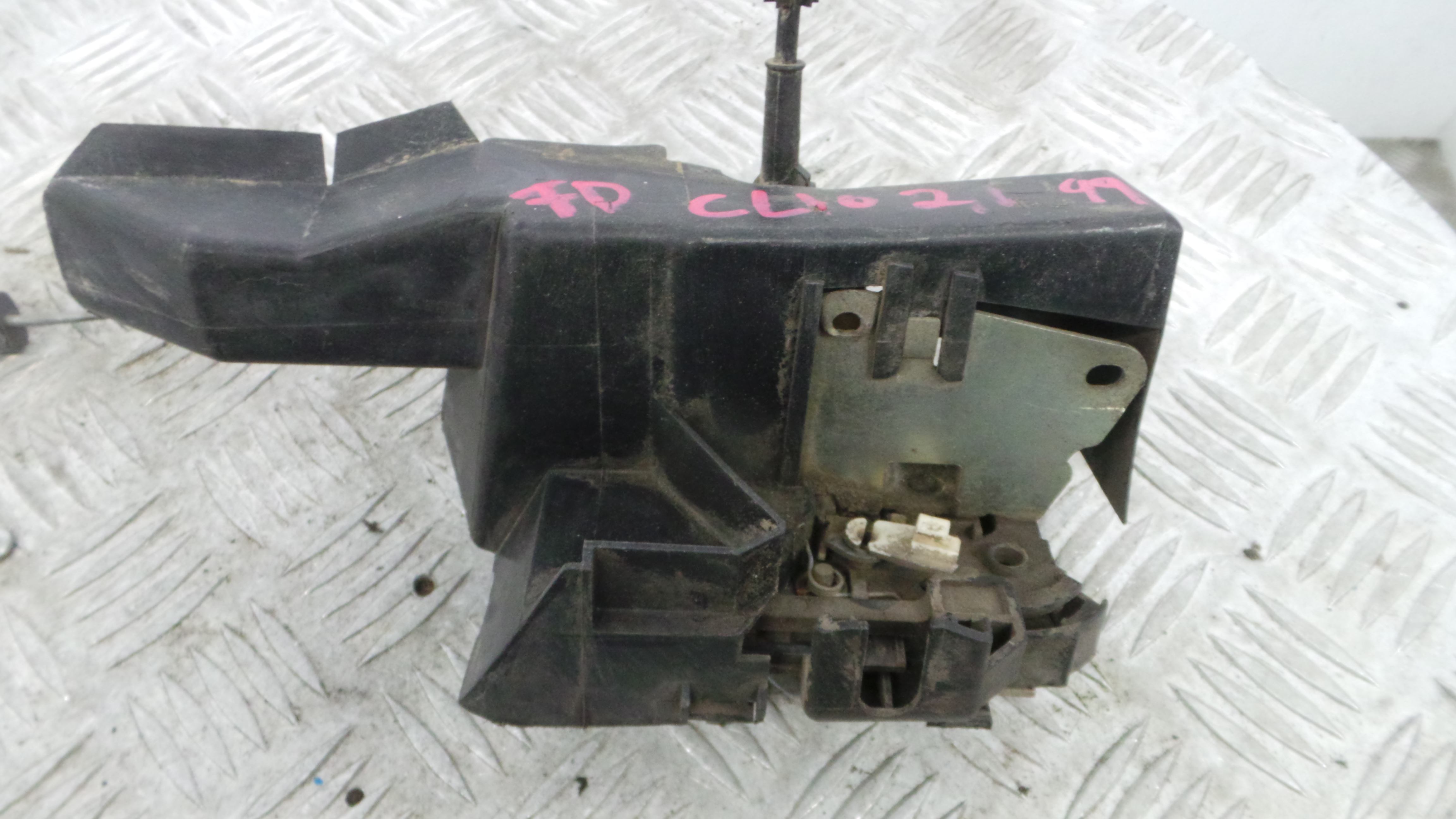 Fecho da Porta Frente Dto 7701045305 - RENAULT CLIO II (BB_, CB_), CLIO Mk II (BB_, CB_)-37058900