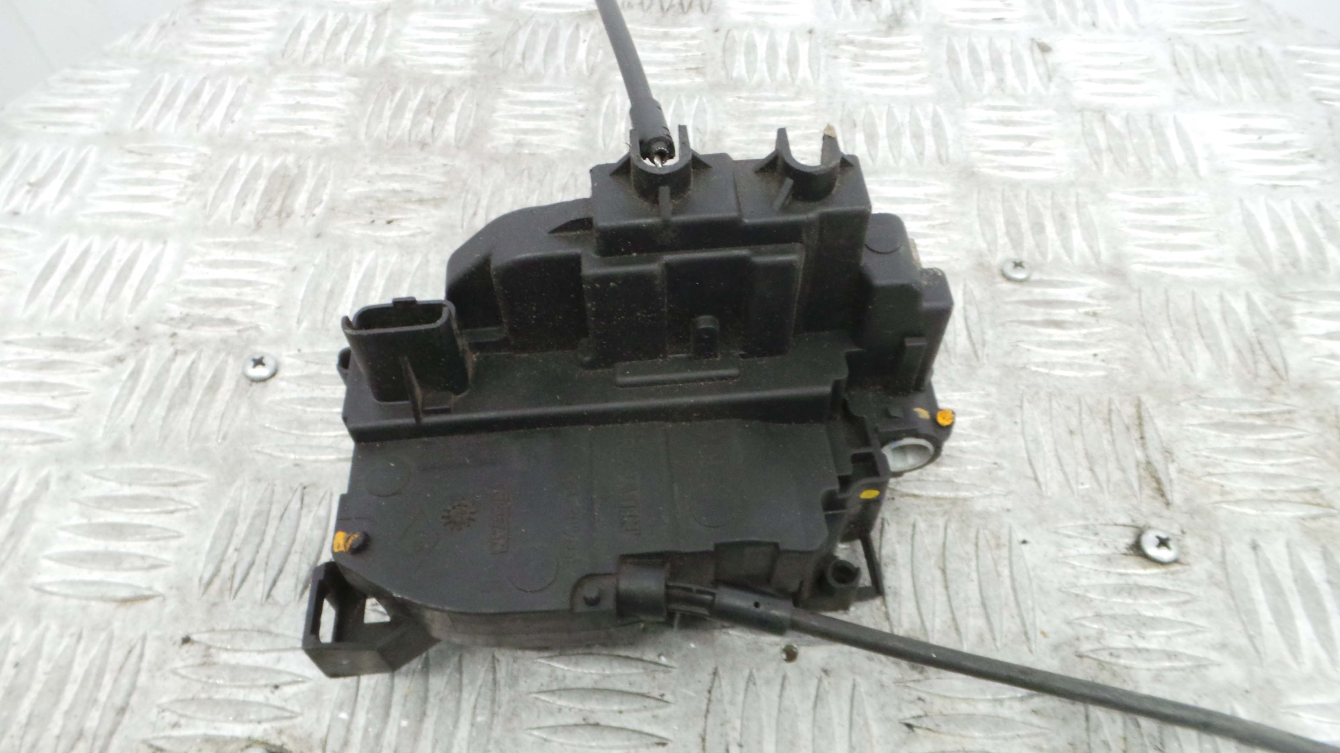 Fecho da Porta Frente Esq 8200300123 - RENAULT CLIO III (BR0/1, CR0/1)-37058915