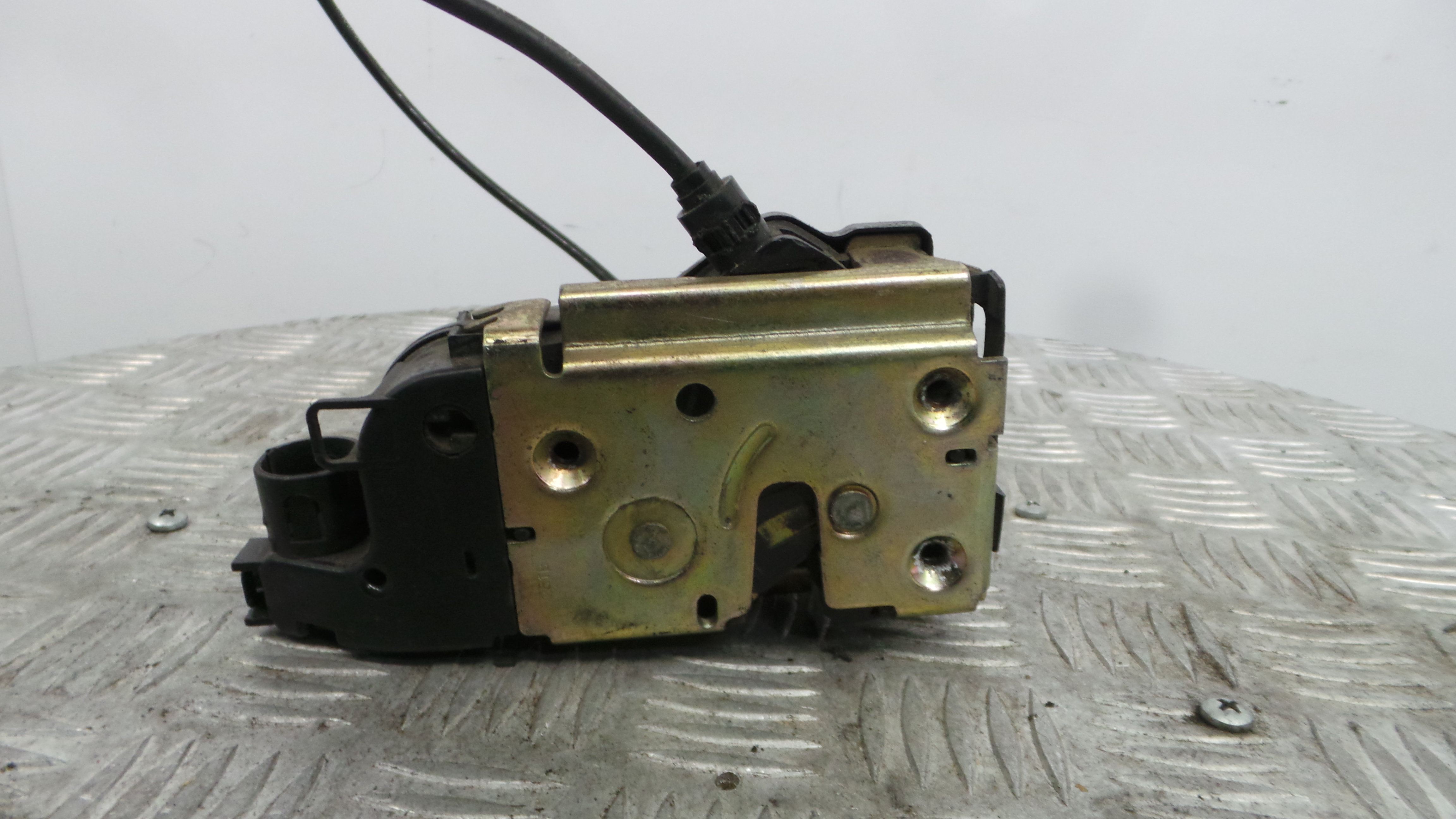 Fecho da Porta Trás Esq 8200028430 - RENAULT MEGANE II (BM0/1_, CM0/1_)-37059179