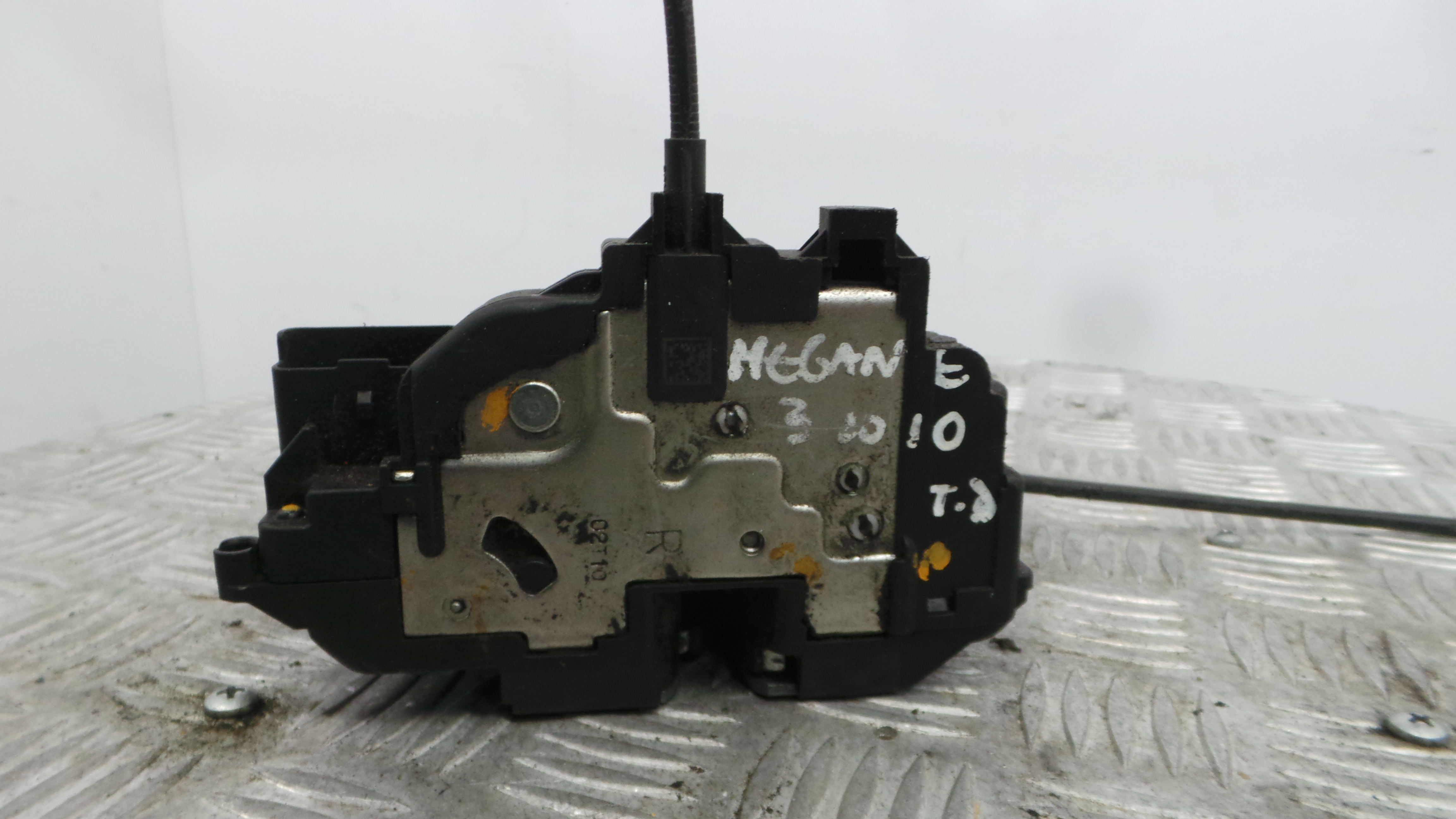 Fecho da Porta Trás Dto 825020002R - RENAULT MEGANE III Hatchback (BZ0/1_, B3_)-37059182