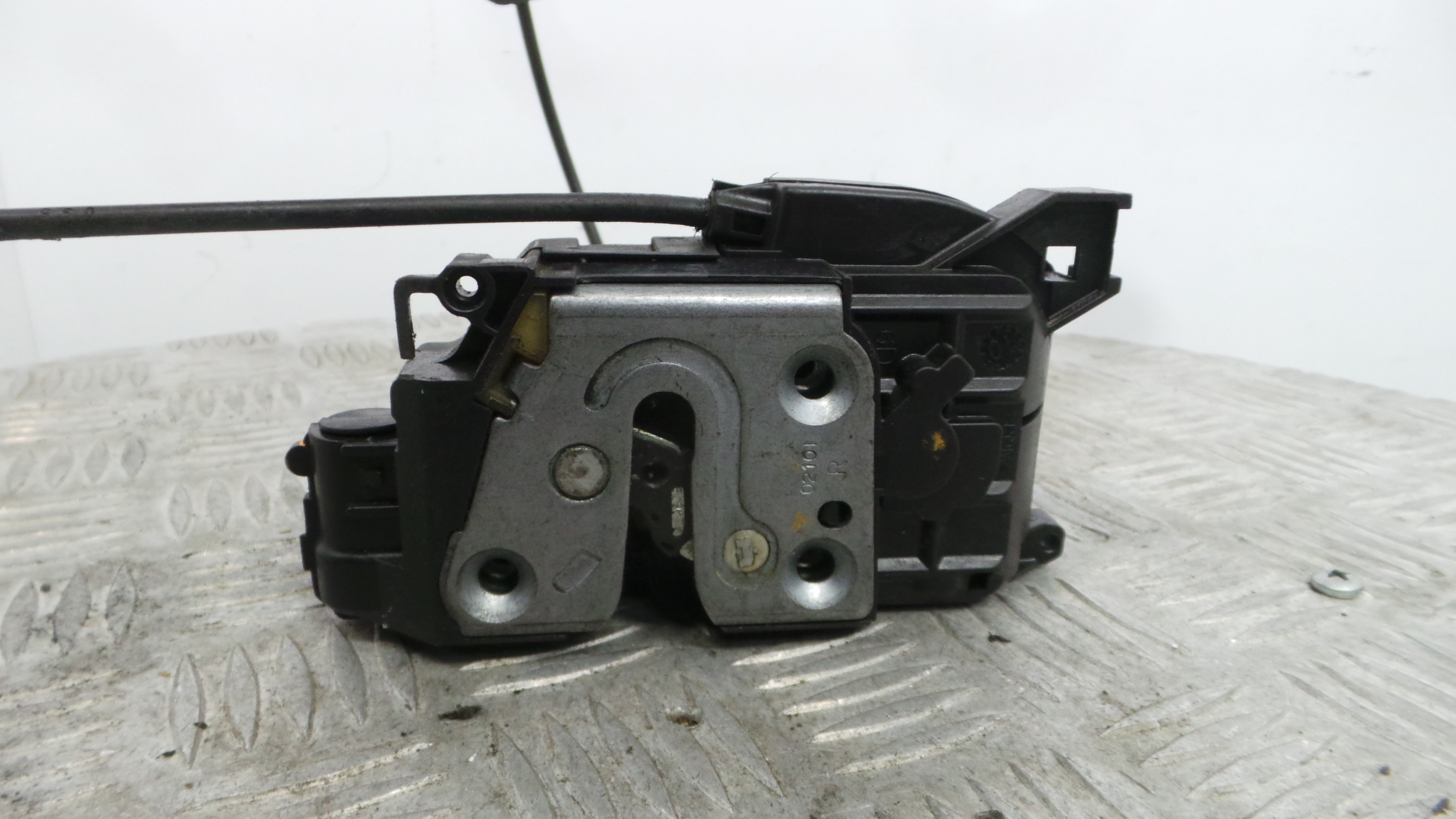 Fecho da Porta Trás Dto 825020002R - RENAULT MEGANE III Hatchback (BZ0/1_, B3_)-37059182