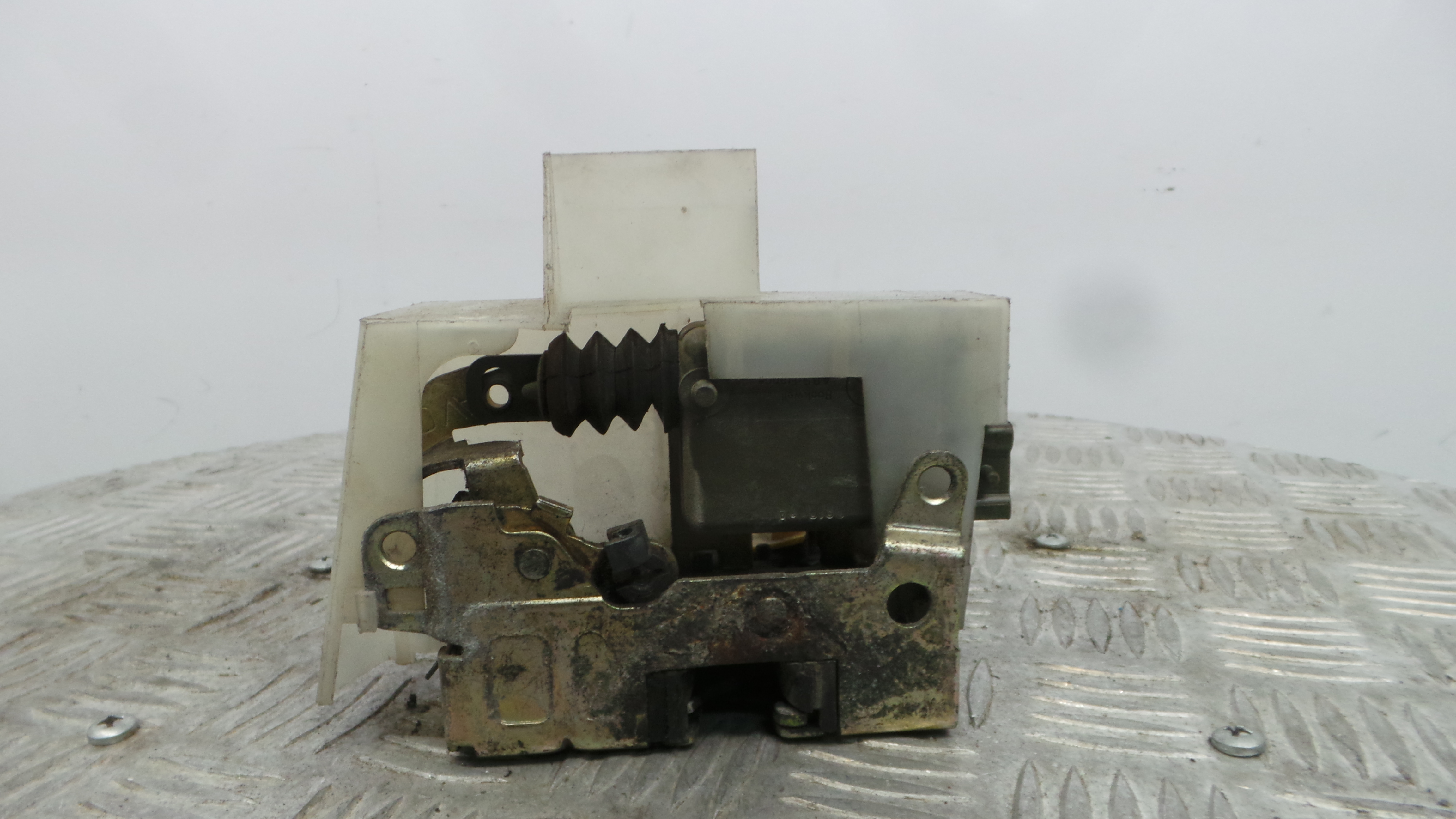 Fecho da Porta Frente Esq 7701469180 - RENAULT MEGANE I (BA0/1_)-37059415