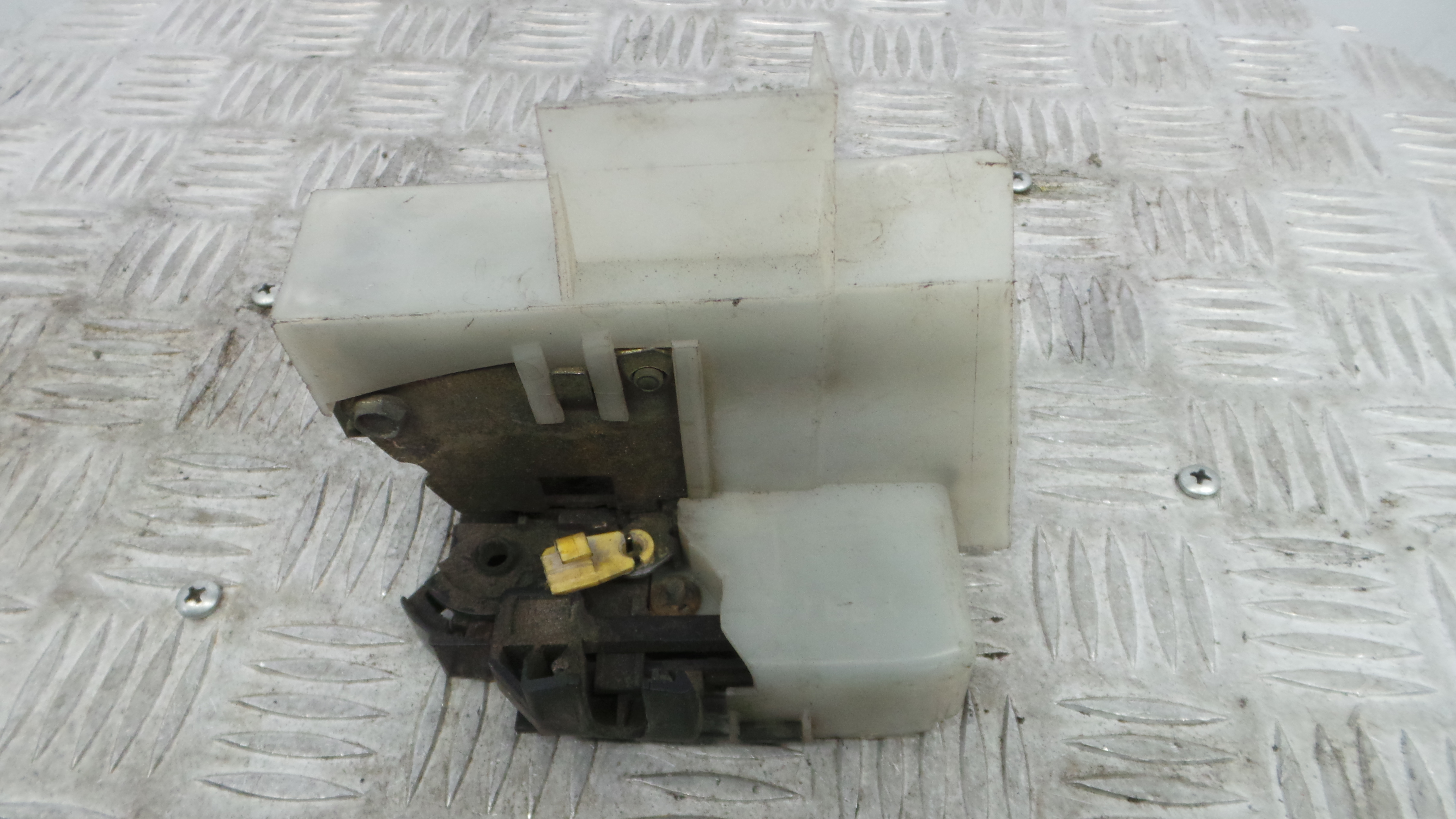 Fecho da Porta Frente Esq 7701469180 - RENAULT MEGANE I (BA0/1_)-37059415