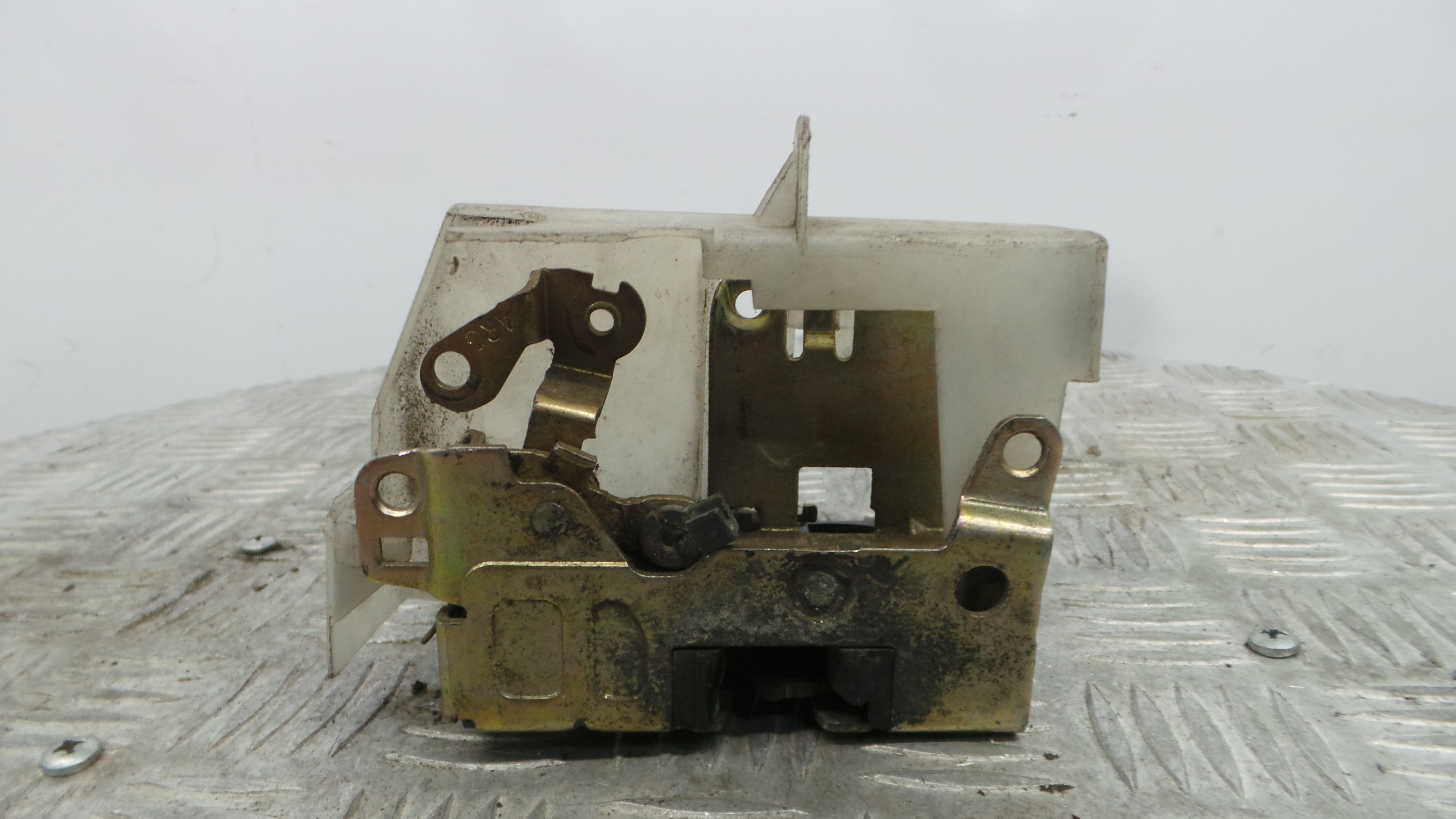 Fecho da Porta Trás Esq  - RENAULT CLIO II (BB_, CB_), CLIO Mk II (BB_, CB_)-37059448