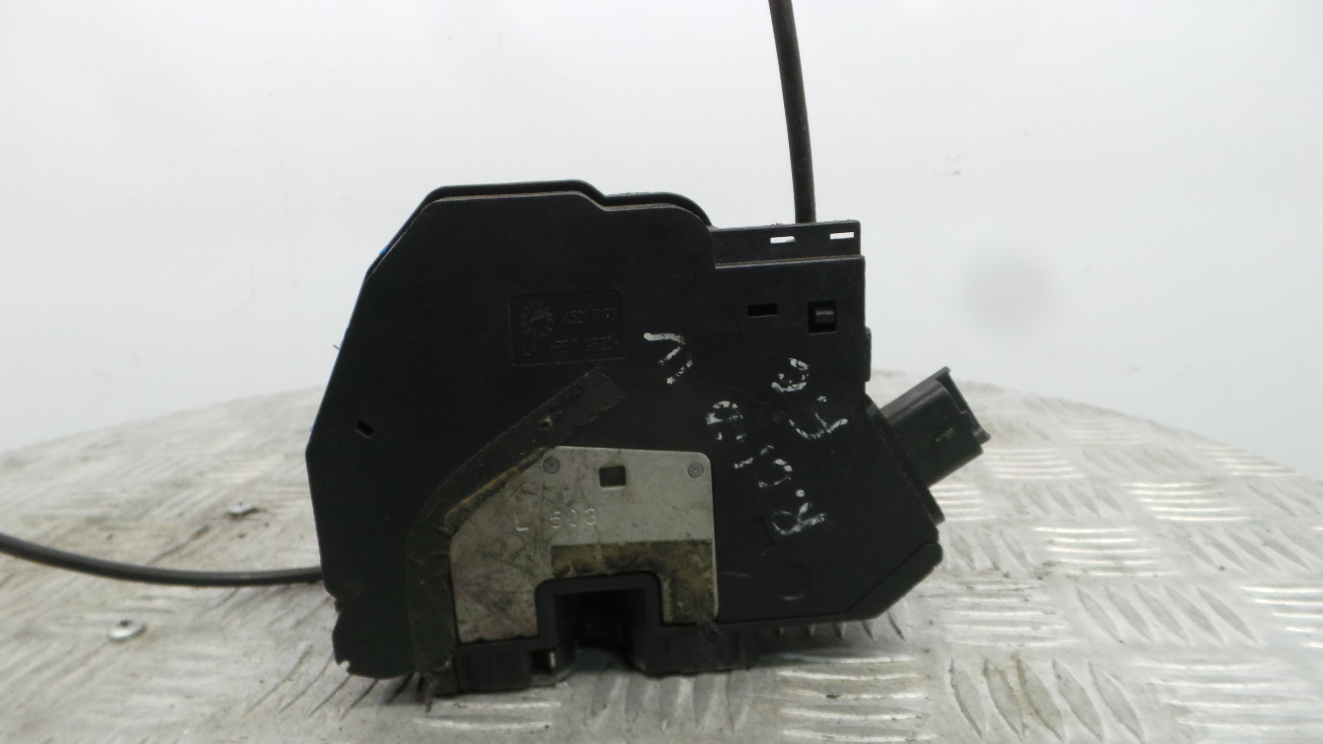 Fecho da Porta Frente Esq 805011929R - RENAULT CLIO IV (BH_)-37059624