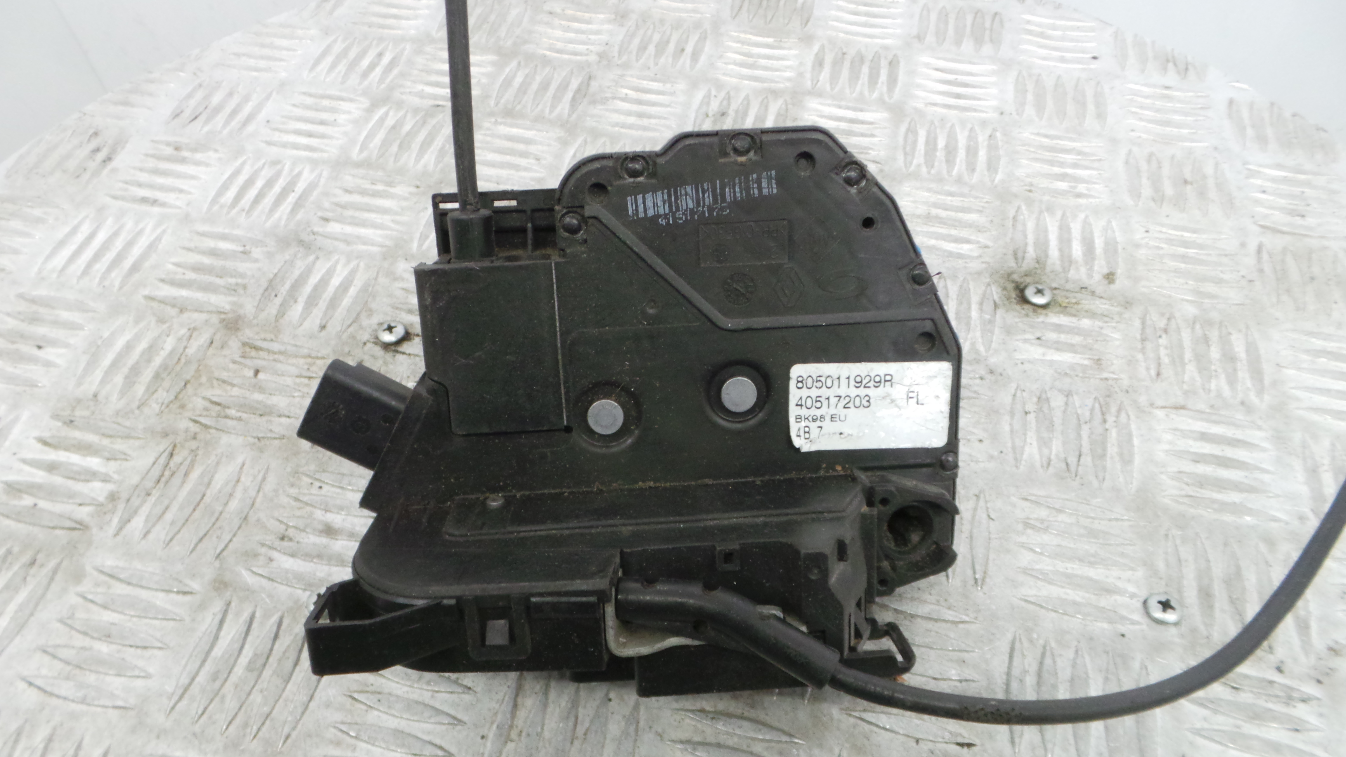 Fecho da Porta Frente Esq 805011929R - RENAULT CLIO IV (BH_)-37059624