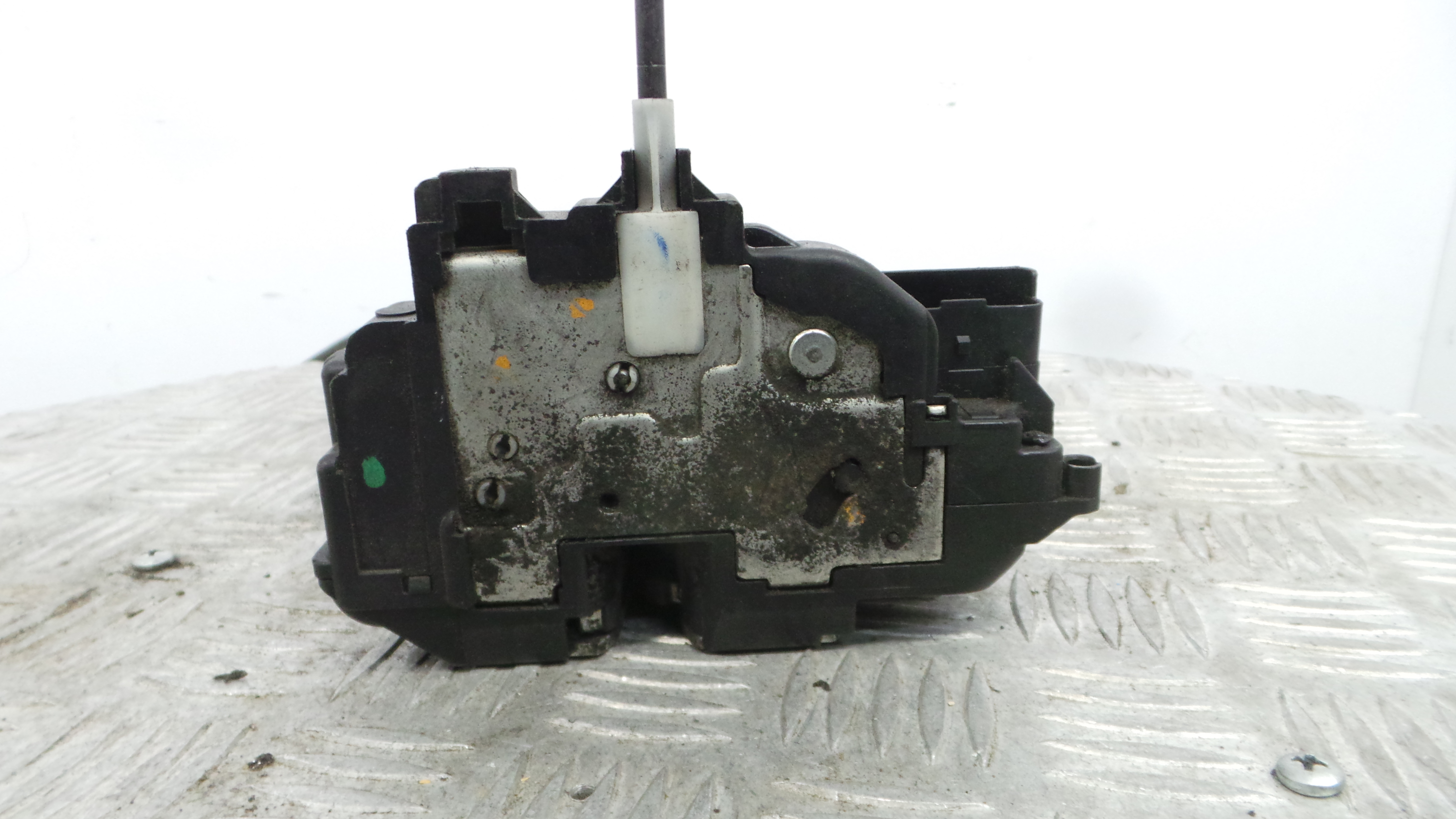Fecho da Porta Trás Esq 8200350757 - RENAULT CLIO III (BR0/1, CR0/1)-37059646