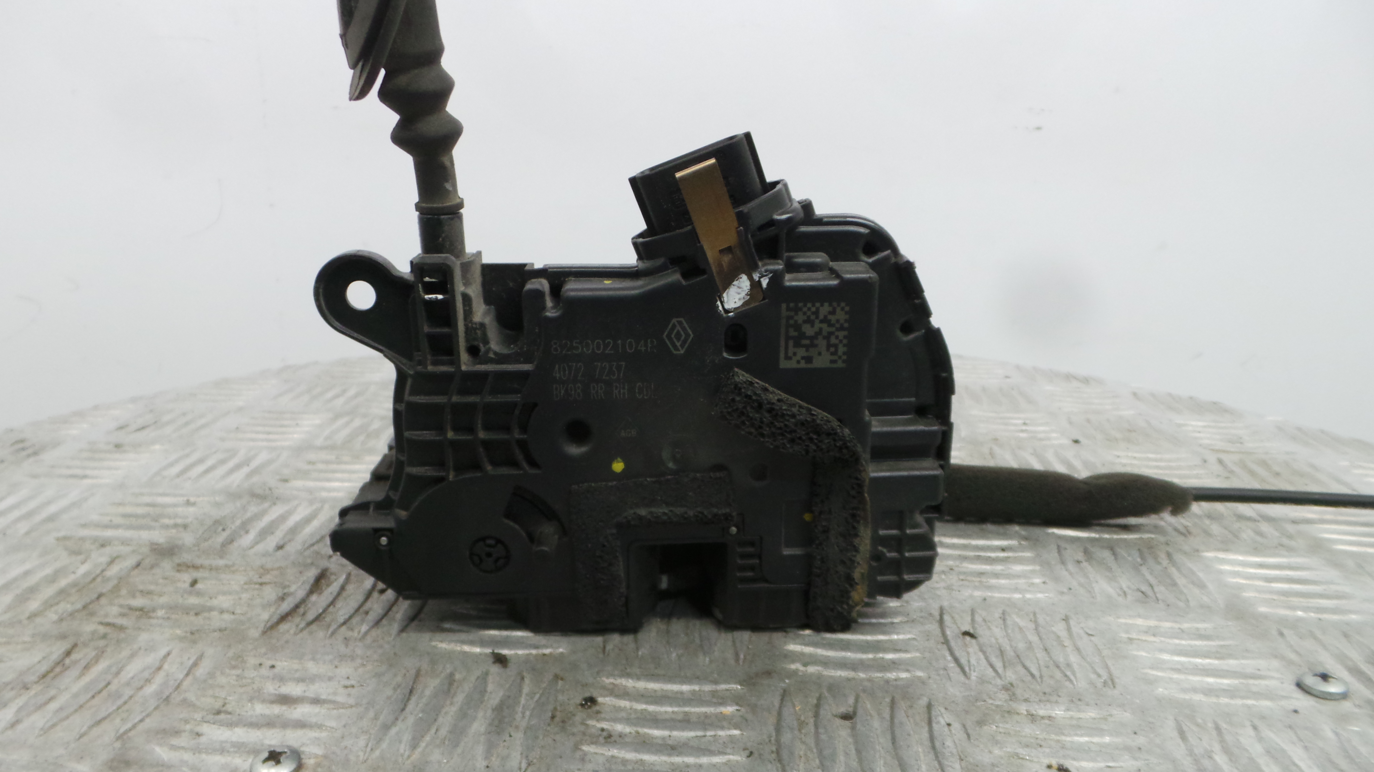 Fecho da Porta Trás Dto 825002104R - RENAULT CLIO IV (BH_)-37059652