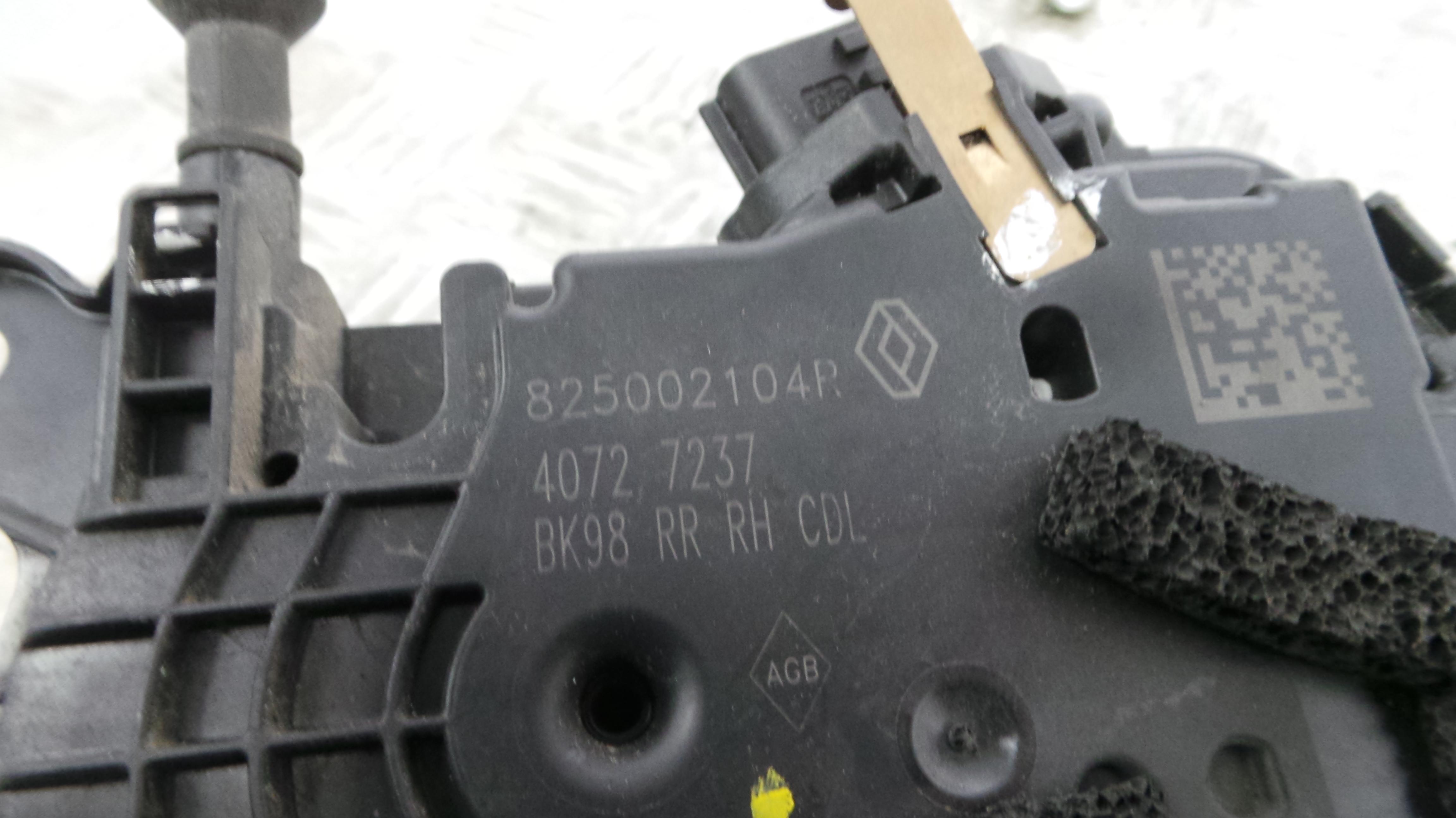Fecho da Porta Trás Dto 825002104R - RENAULT CLIO IV (BH_)-37059652