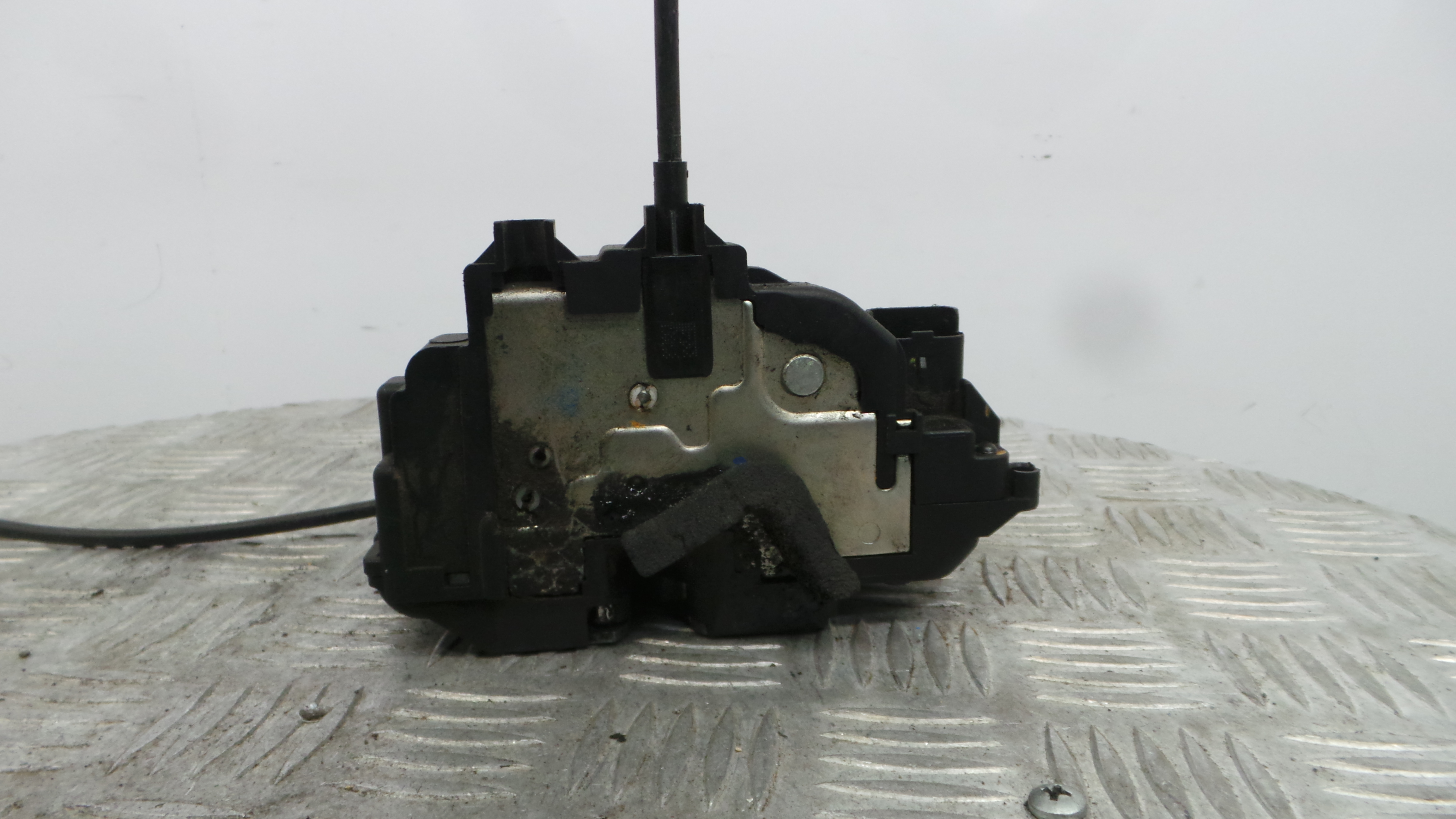 Fecho da Porta Frente Esq 8200350752 - RENAULT CLIO III (BR0/1, CR0/1)-37059741