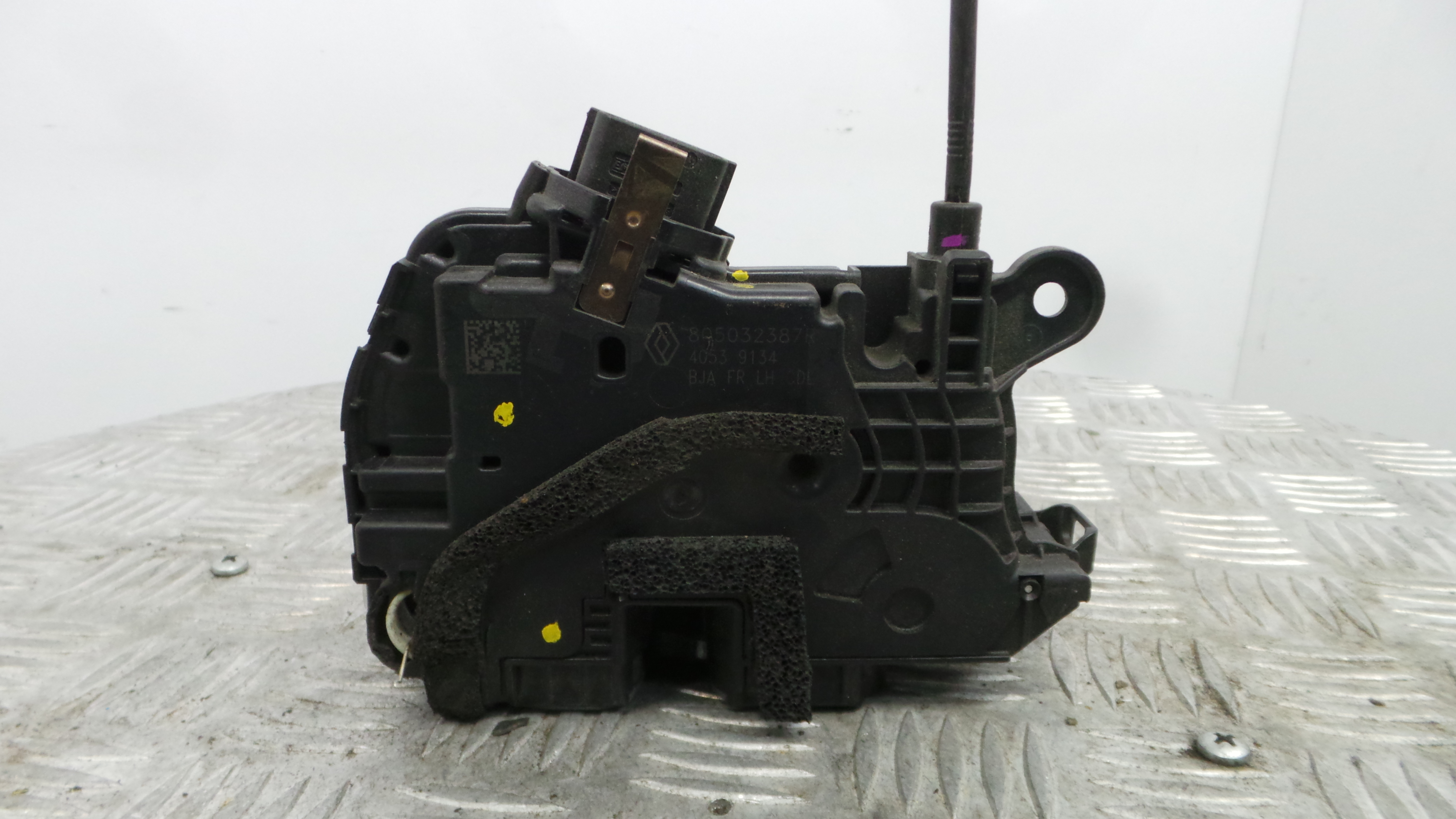 Fecho da Porta Frente Esq 805032387R - RENAULT CLIO IV (BH_)-37059747