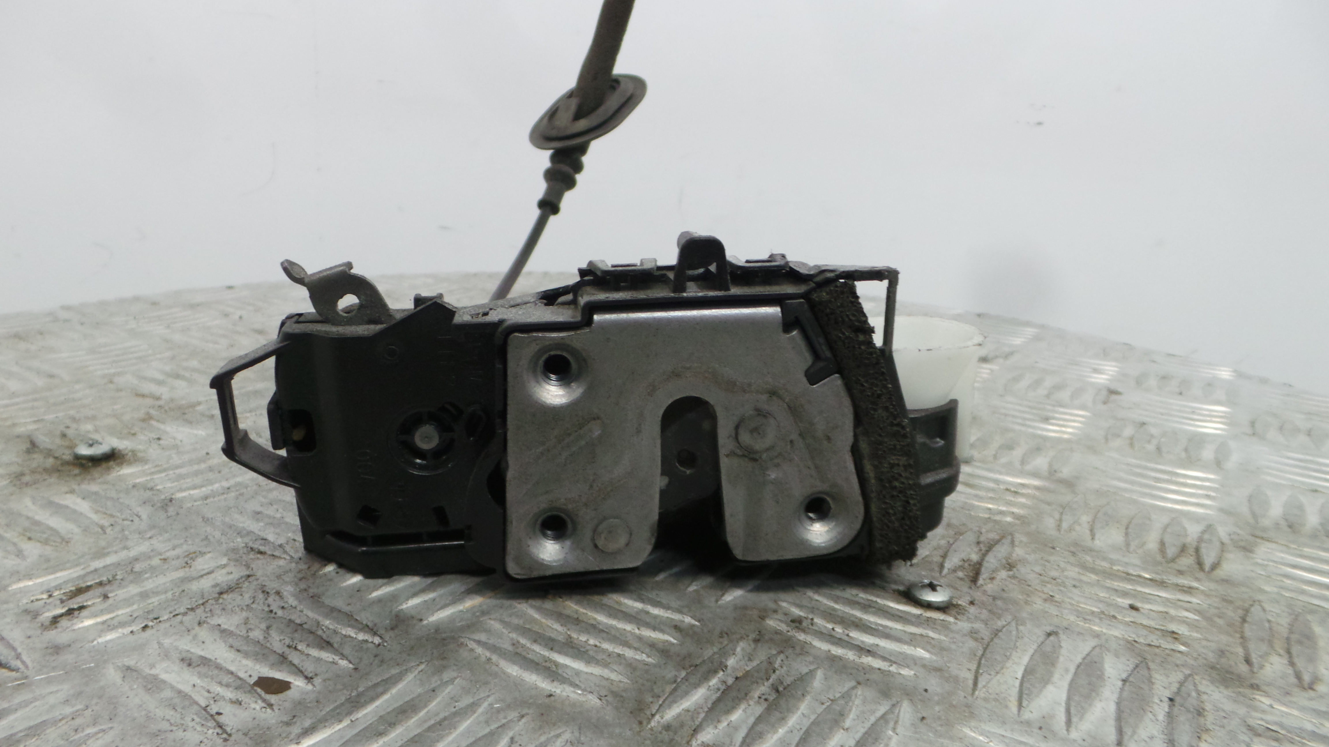 Fecho da Porta Frente Esq 805032387R - RENAULT CLIO IV (BH_)-37059747