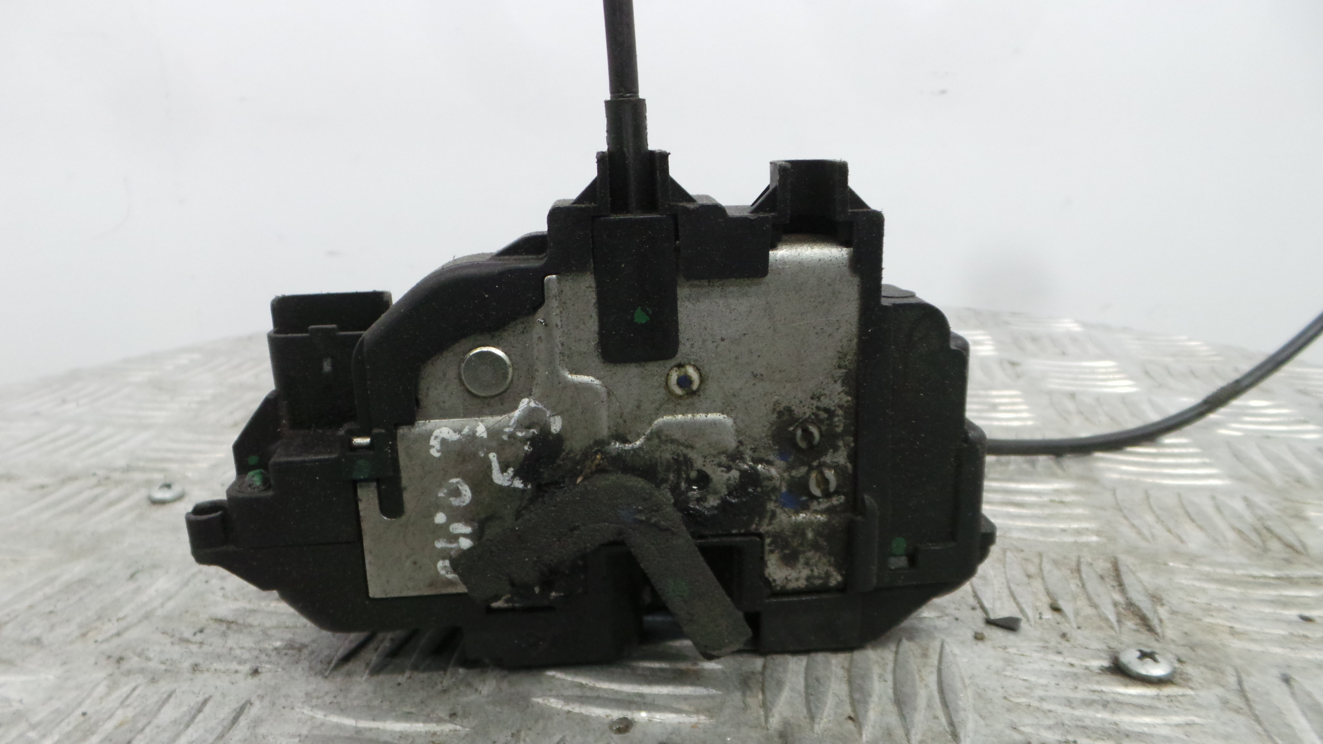 Fecho da Porta Frente Dto 8200350753 - RENAULT CLIO III (BR0/1, CR0/1)-37059751