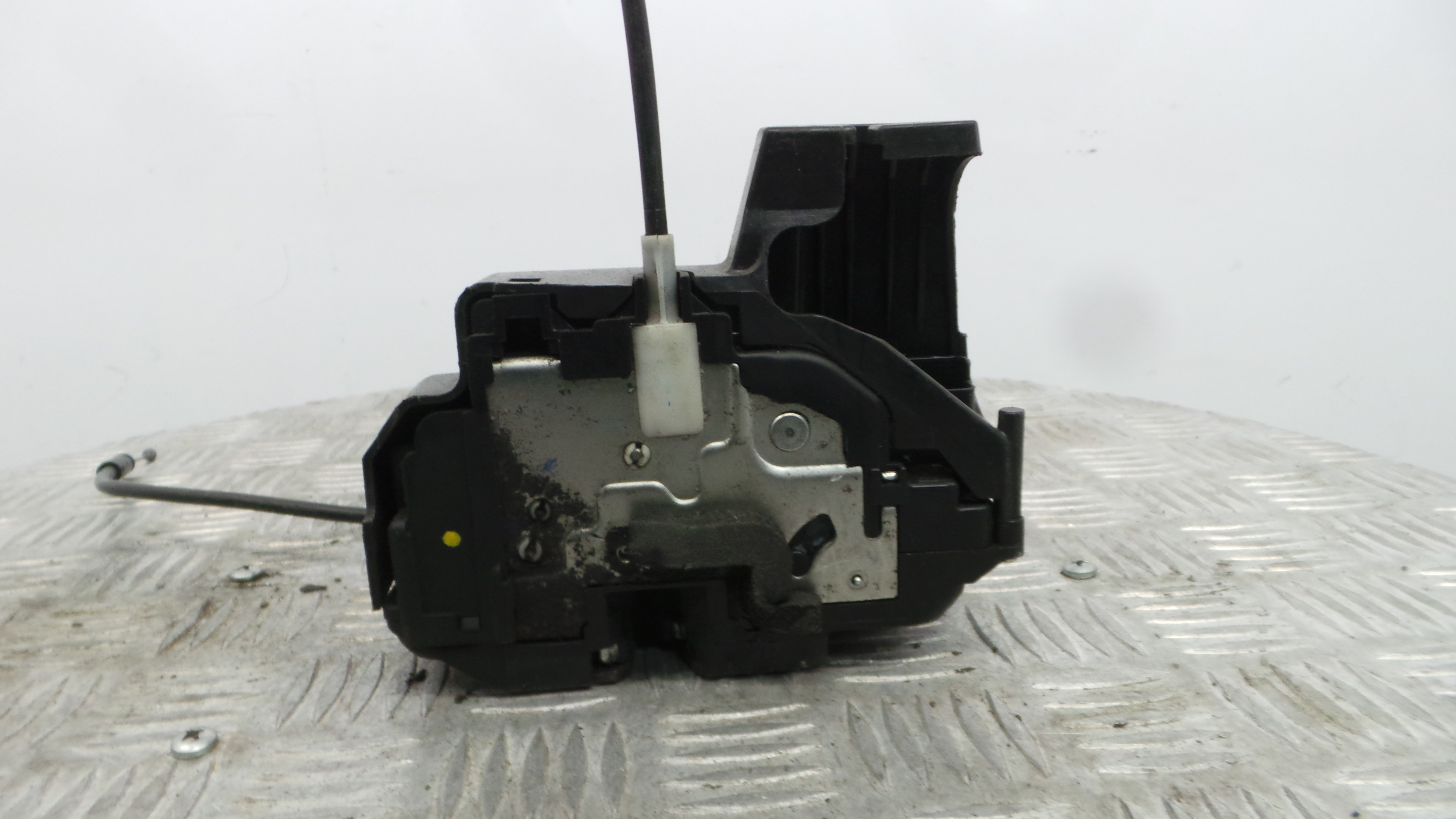 Fecho da Porta Frente Esq 8200350752 - RENAULT CLIO III (BR0/1, CR0/1)-37059760