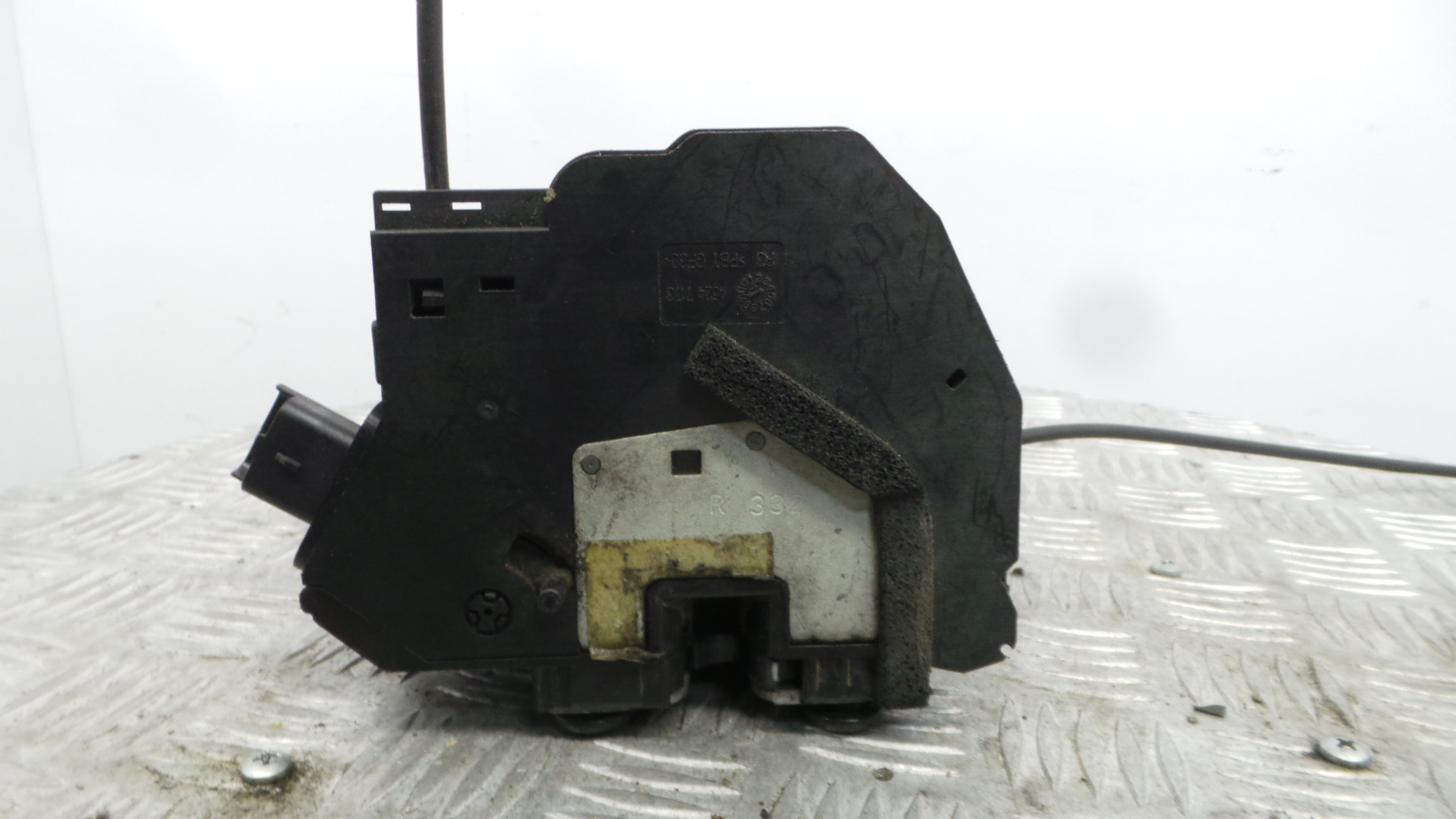 Fecho da Porta Trás Dto 825000767R - RENAULT CLIO IV (BH_)-37059774