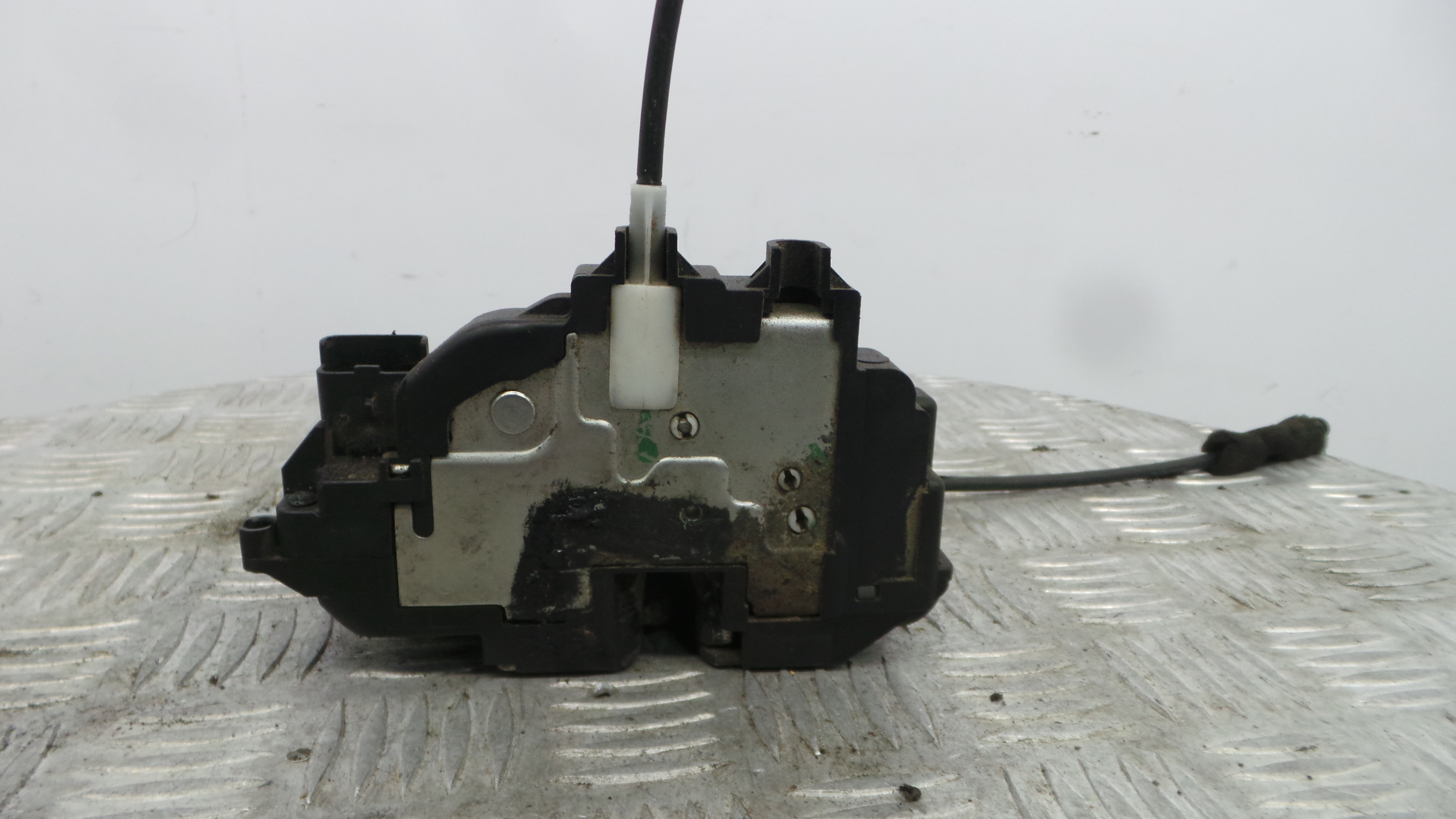 Fecho da Porta Dto 8200350755 - RENAULT CLIO III (BR0/1, CR0/1)-37059806