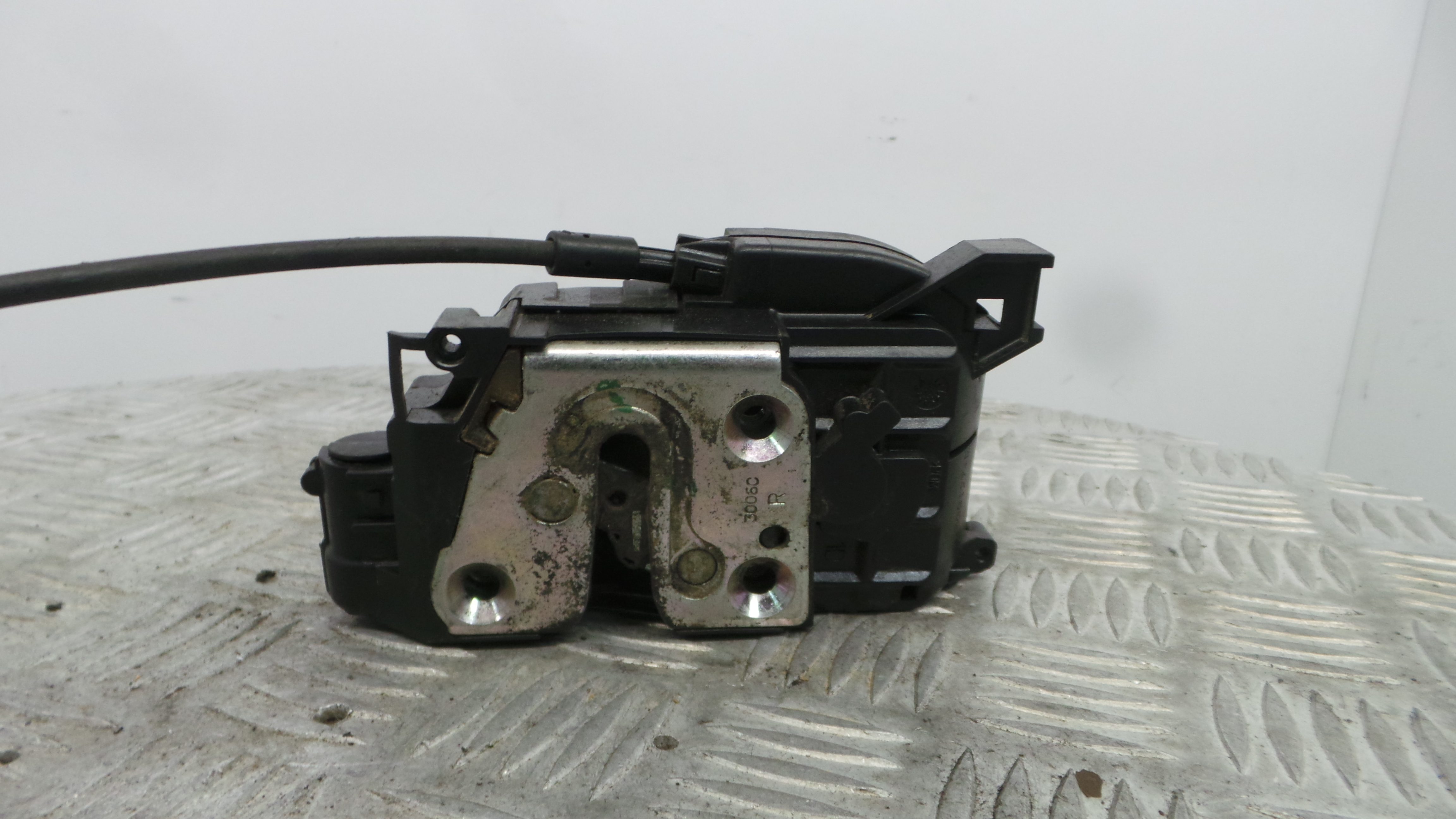 Fecho da Porta Dto 8200350755 - RENAULT CLIO III (BR0/1, CR0/1)-37059806