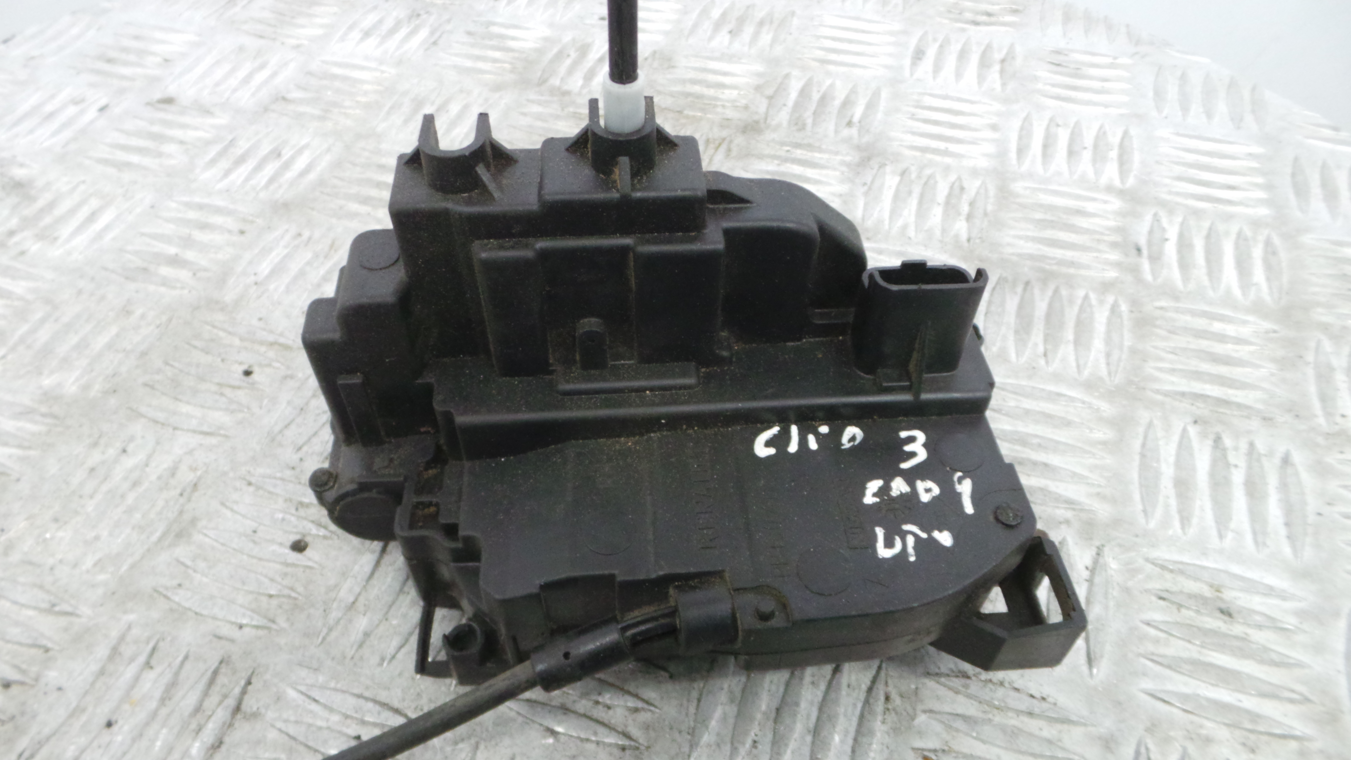 Fecho da Porta Dto 8200350755 - RENAULT CLIO III (BR0/1, CR0/1)-37059806