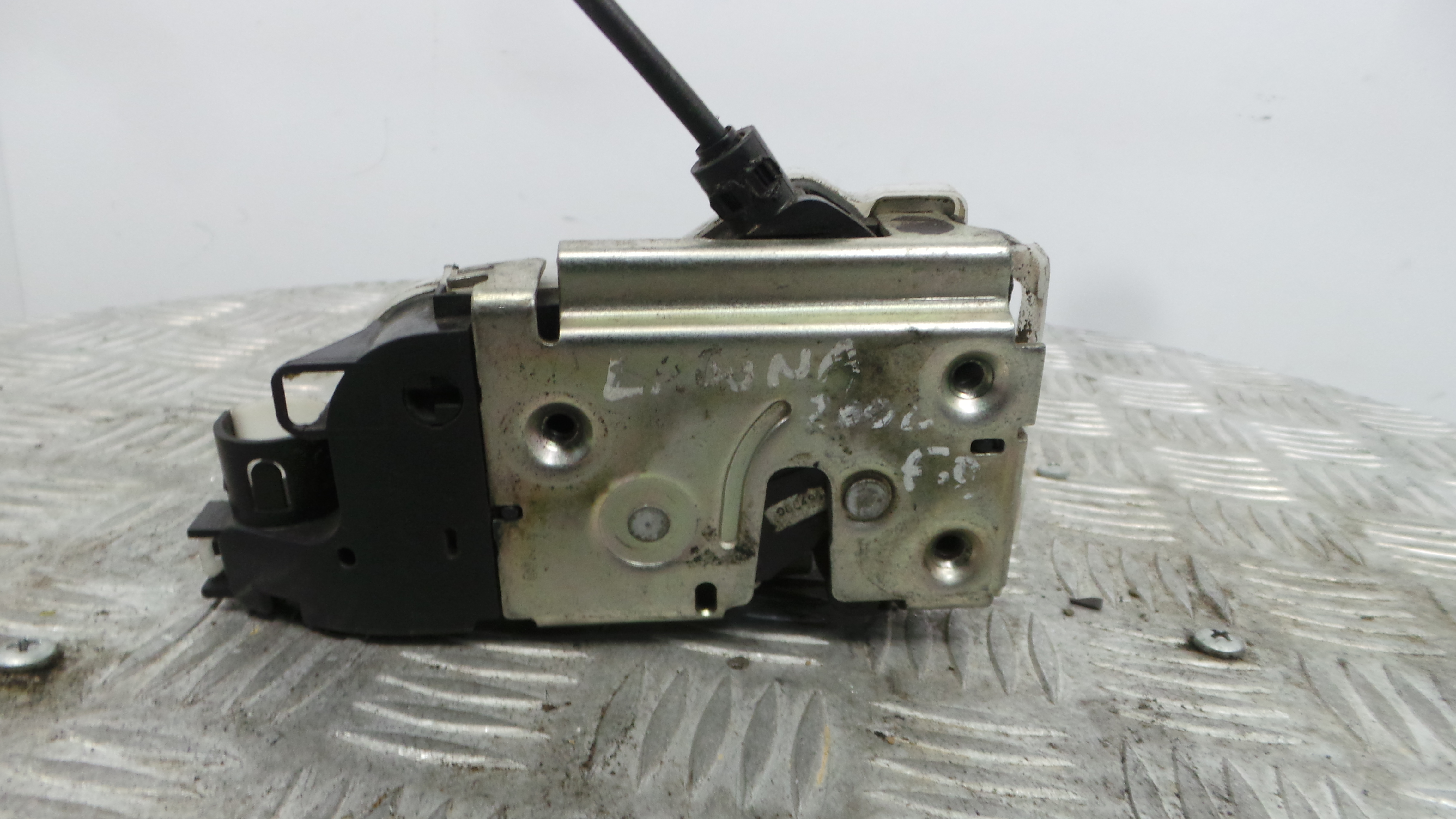 Fecho da Porta Frente Dto 8200000662 - RENAULT LAGUNA II (BG0/1_)-37059809