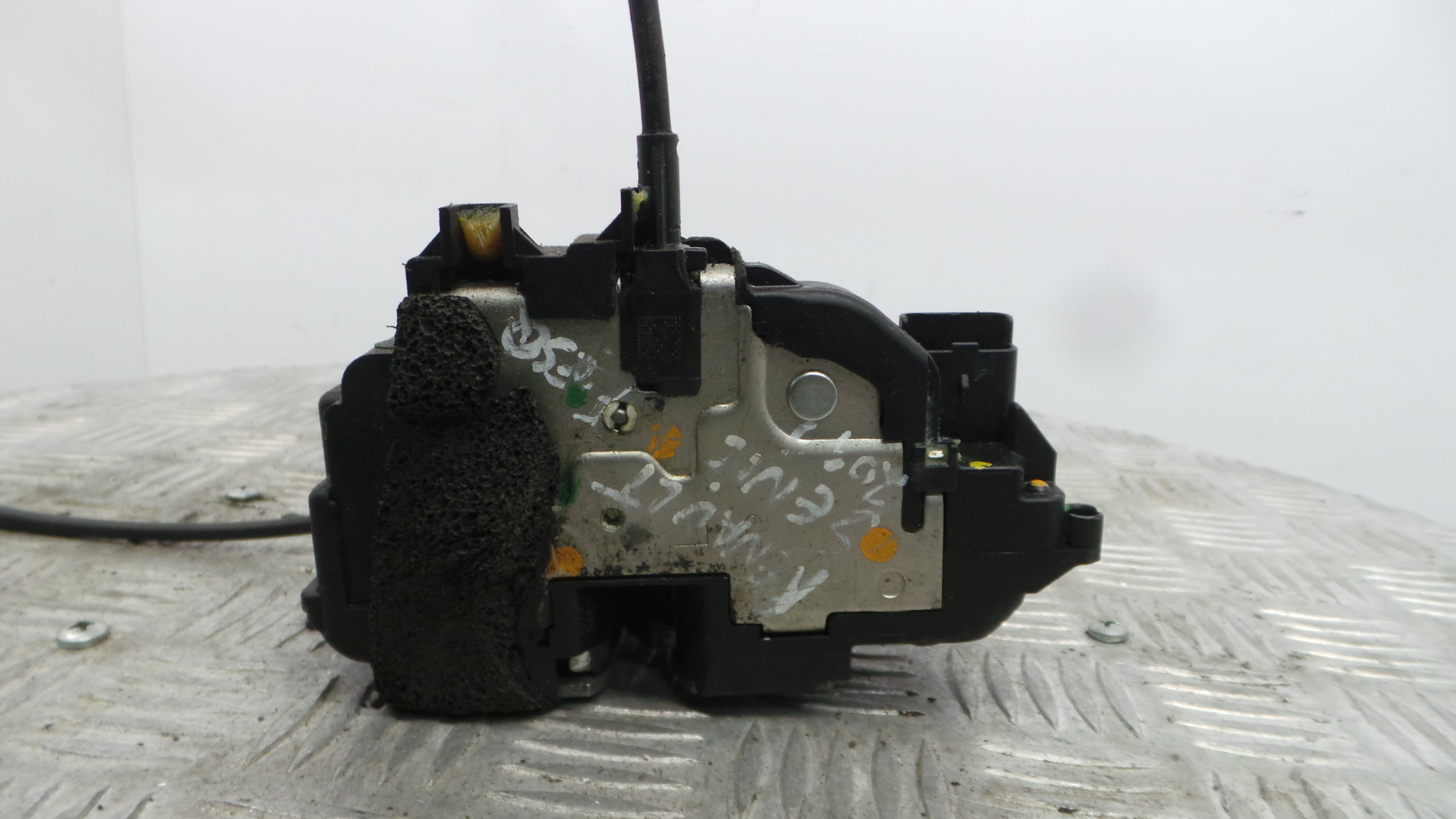 Fecho da Porta Frente Esq  - RENAULT SCÉNIC III (JZ0/1_)-37059815