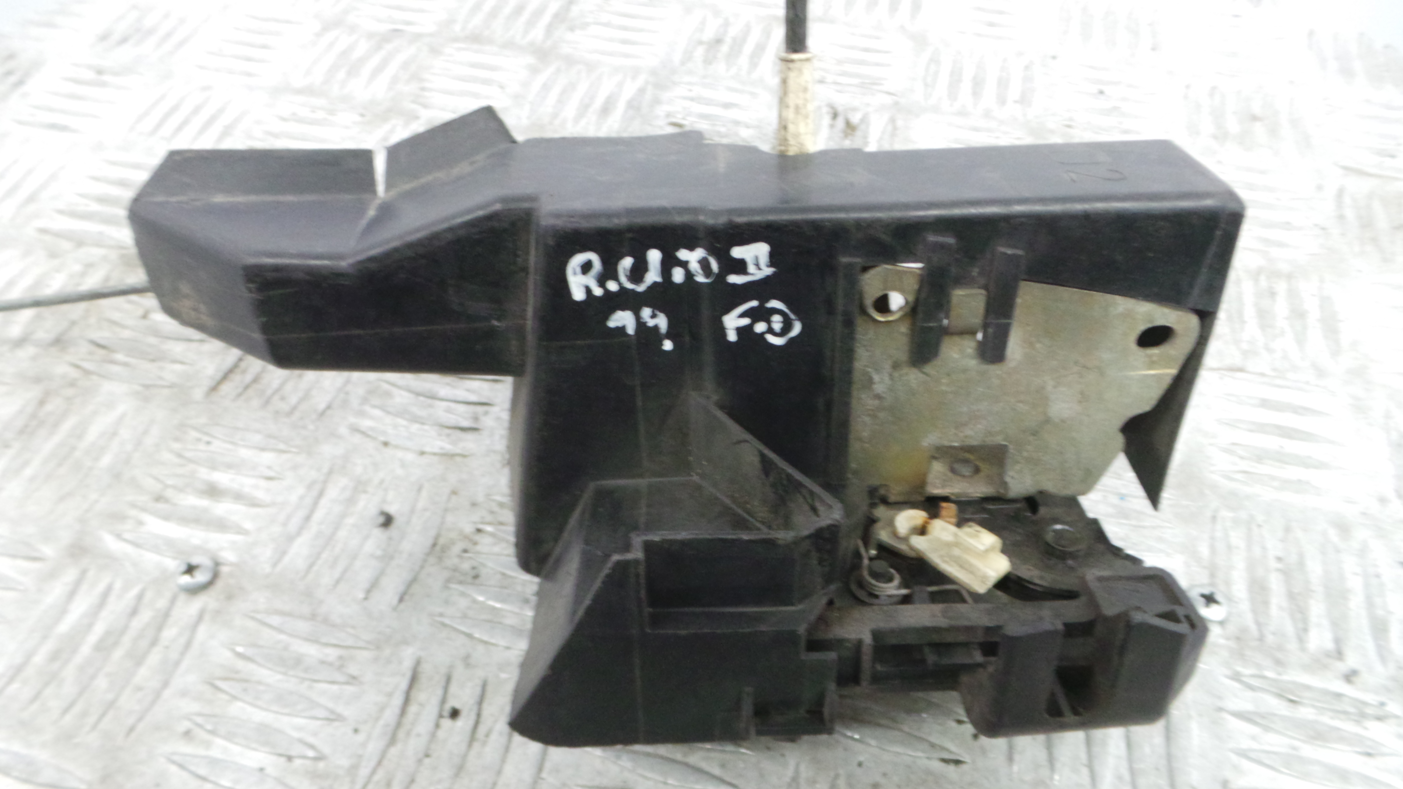 Fecho da Porta Frente Dto 7701045305 - RENAULT CLIO II (BB_, CB_), CLIO Mk II (BB_, CB_)-37059821