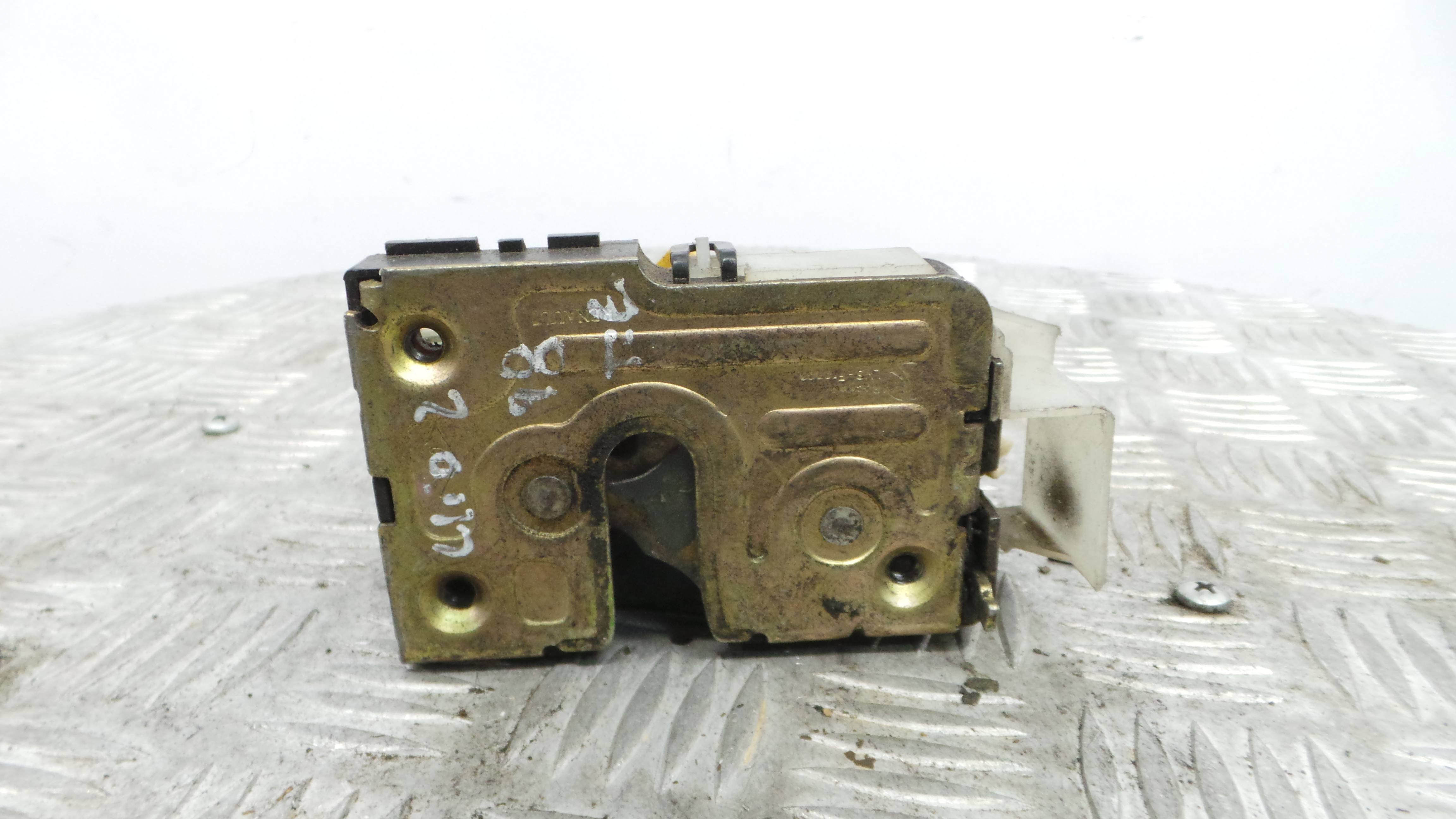 Fecho da Porta Trás Esq 7701469940 - RENAULT CLIO II (BB_, CB_), CLIO Mk II (BB_, CB_)-37059862