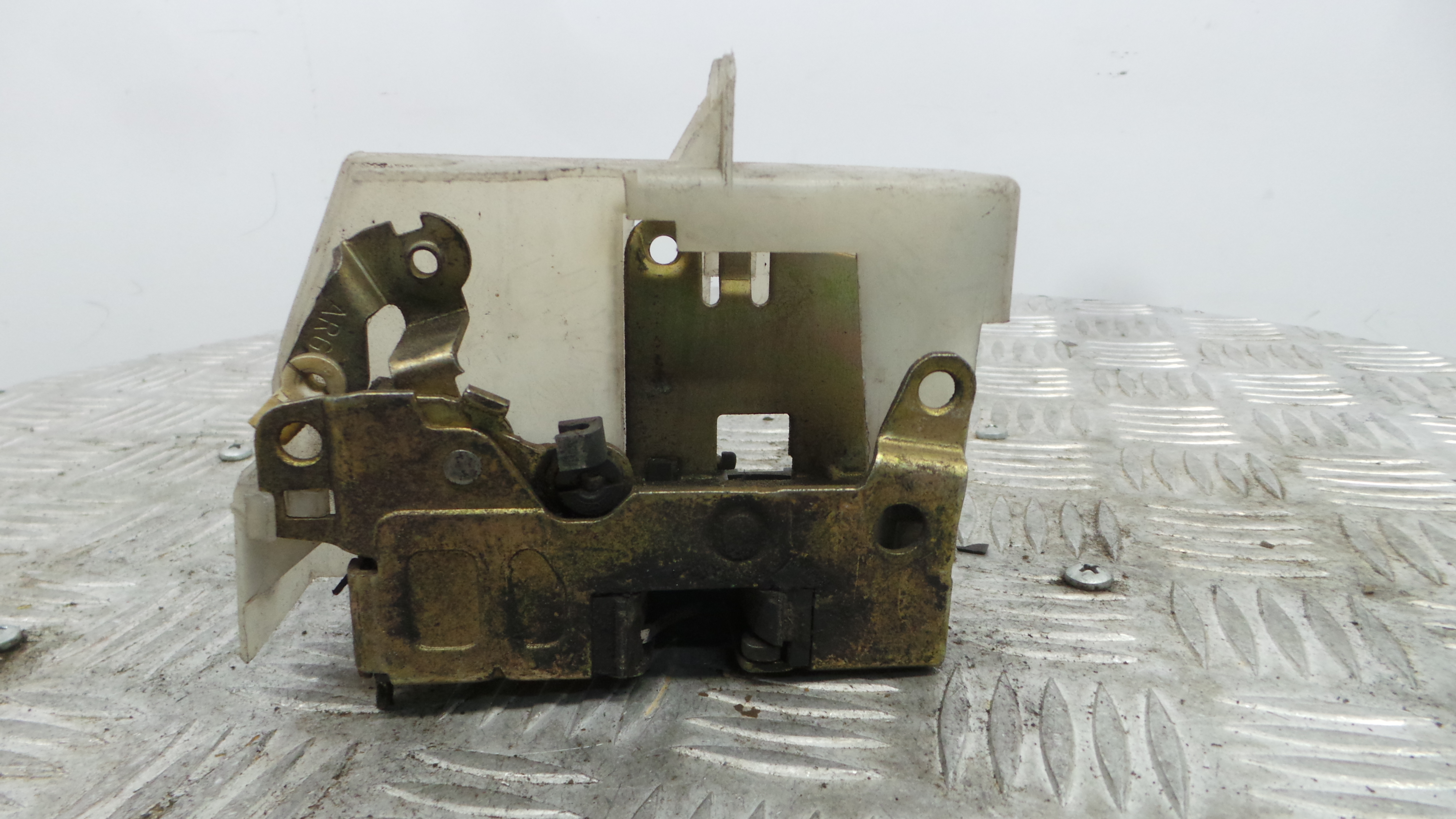 Fecho da Porta Trás Esq 7701469940 - RENAULT CLIO II (BB_, CB_), CLIO Mk II (BB_, CB_)-37059862