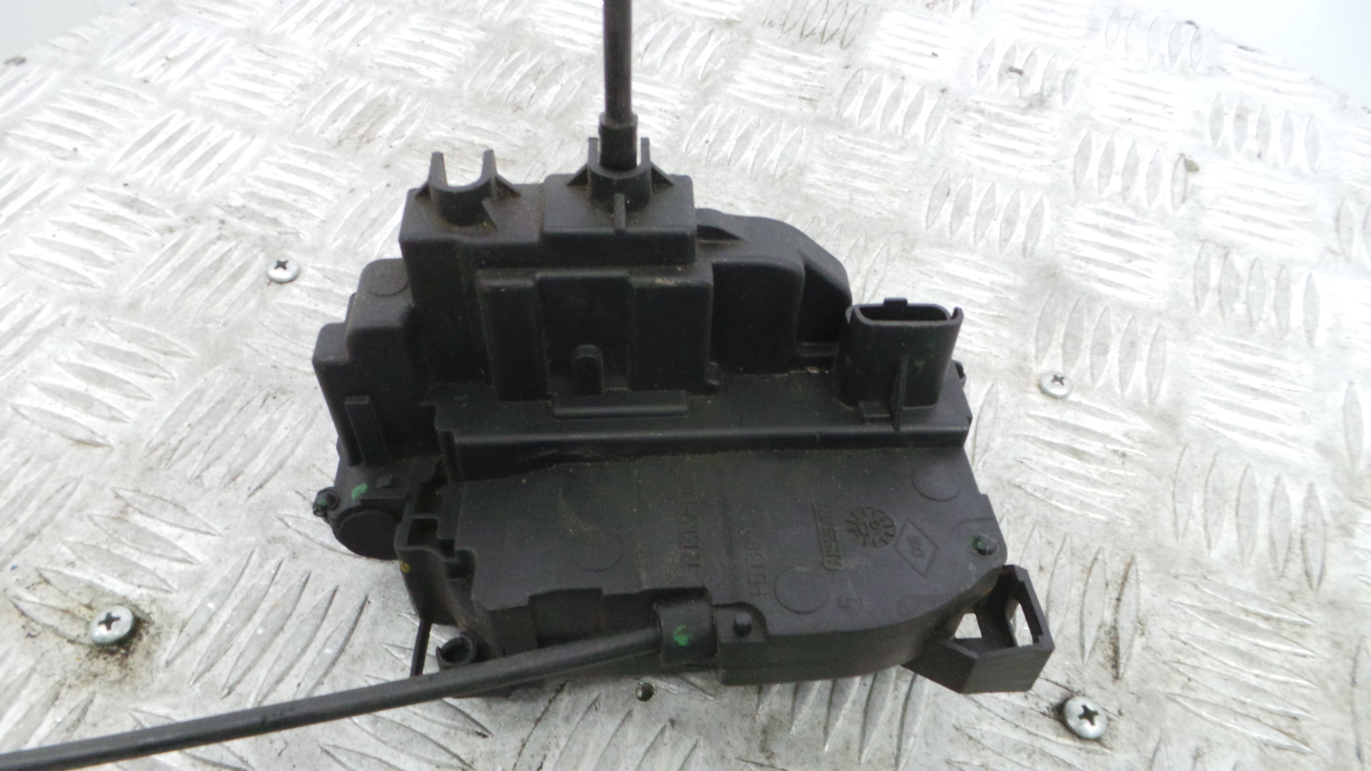 Fecho da Porta Trás Dto 8200300129 - RENAULT CLIO III (BR0/1, CR0/1)-37064036