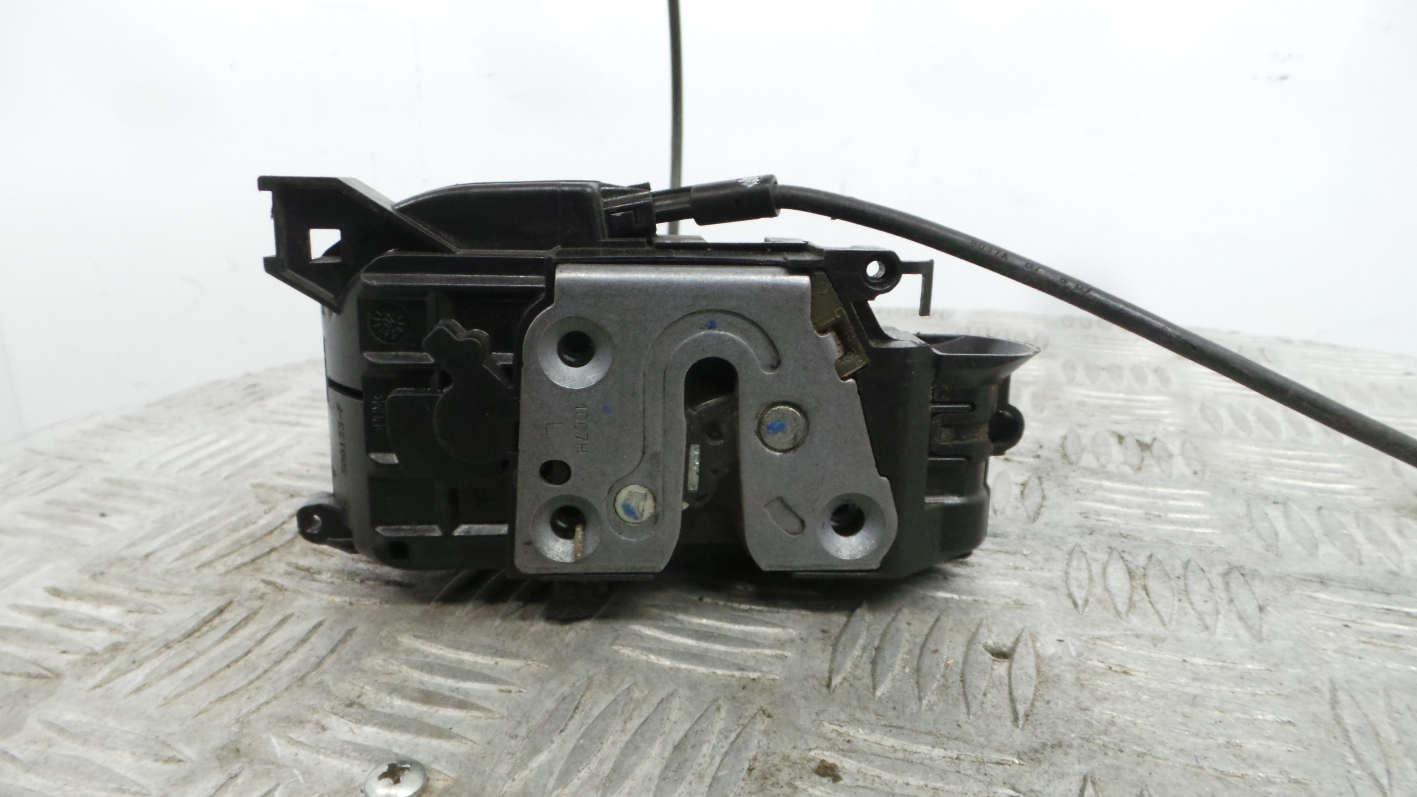 Fecho da Porta Frente Esq 8200300123 - RENAULT CLIO III (BR0/1, CR0/1)-37064042