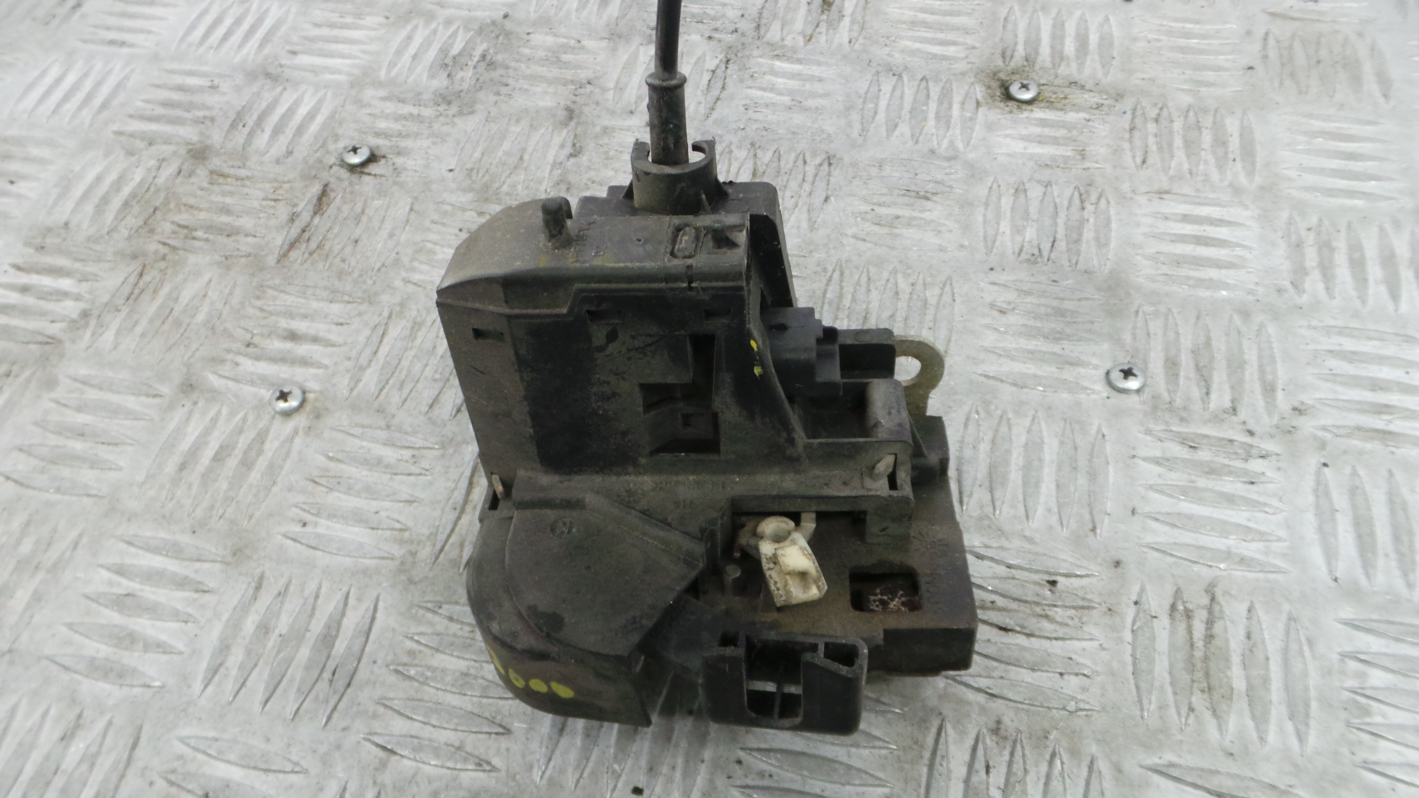 Fecho da Porta Frente Dto 7701473172 - RENAULT MEGANE I Break (KA0/1_), MEGANE I Grandtour (KA0/1_)-37064070