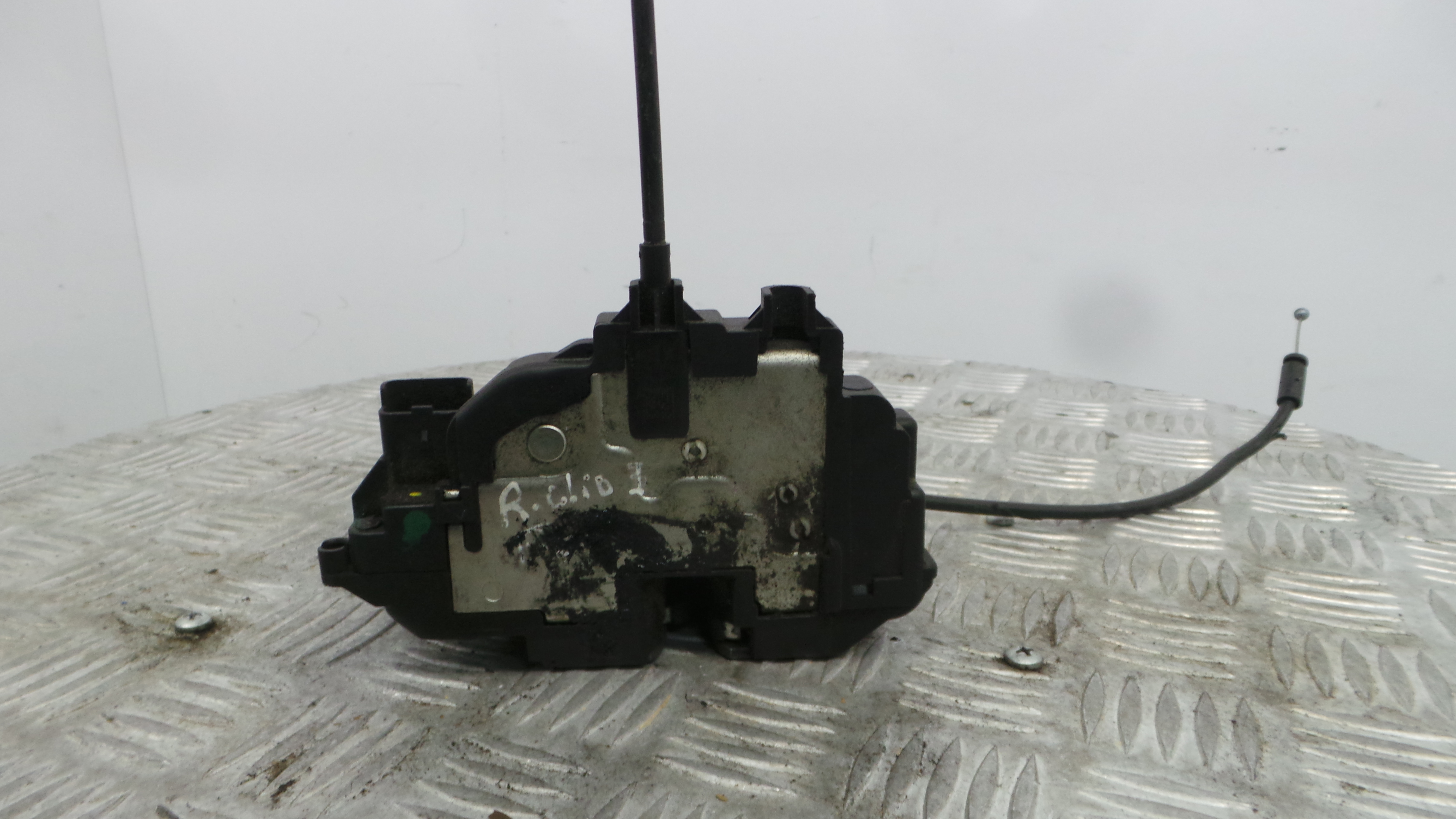 Fecho da Porta Frente Dto 8200300125 - RENAULT CLIO III (BR0/1, CR0/1)-37064472