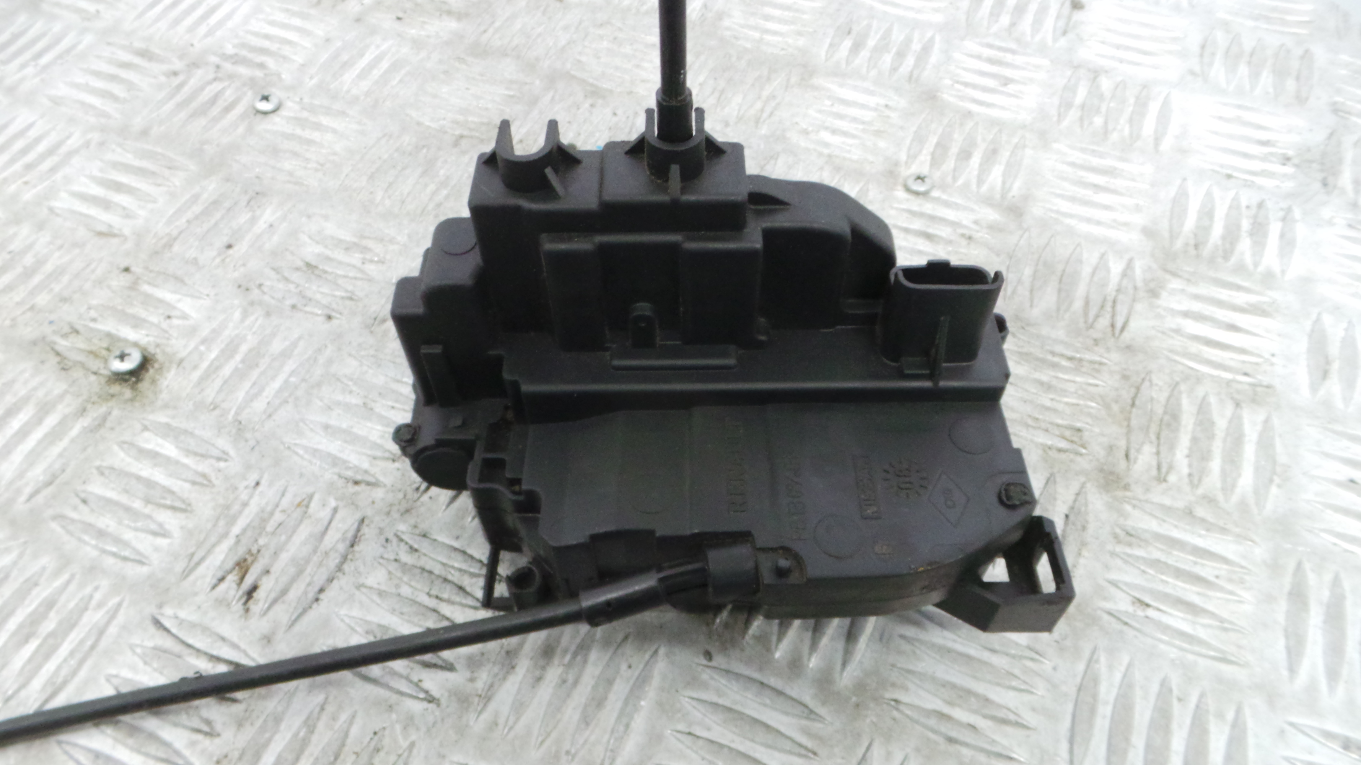 Fecho da Porta Frente Dto 8200300125 - RENAULT CLIO III (BR0/1, CR0/1)-37064472