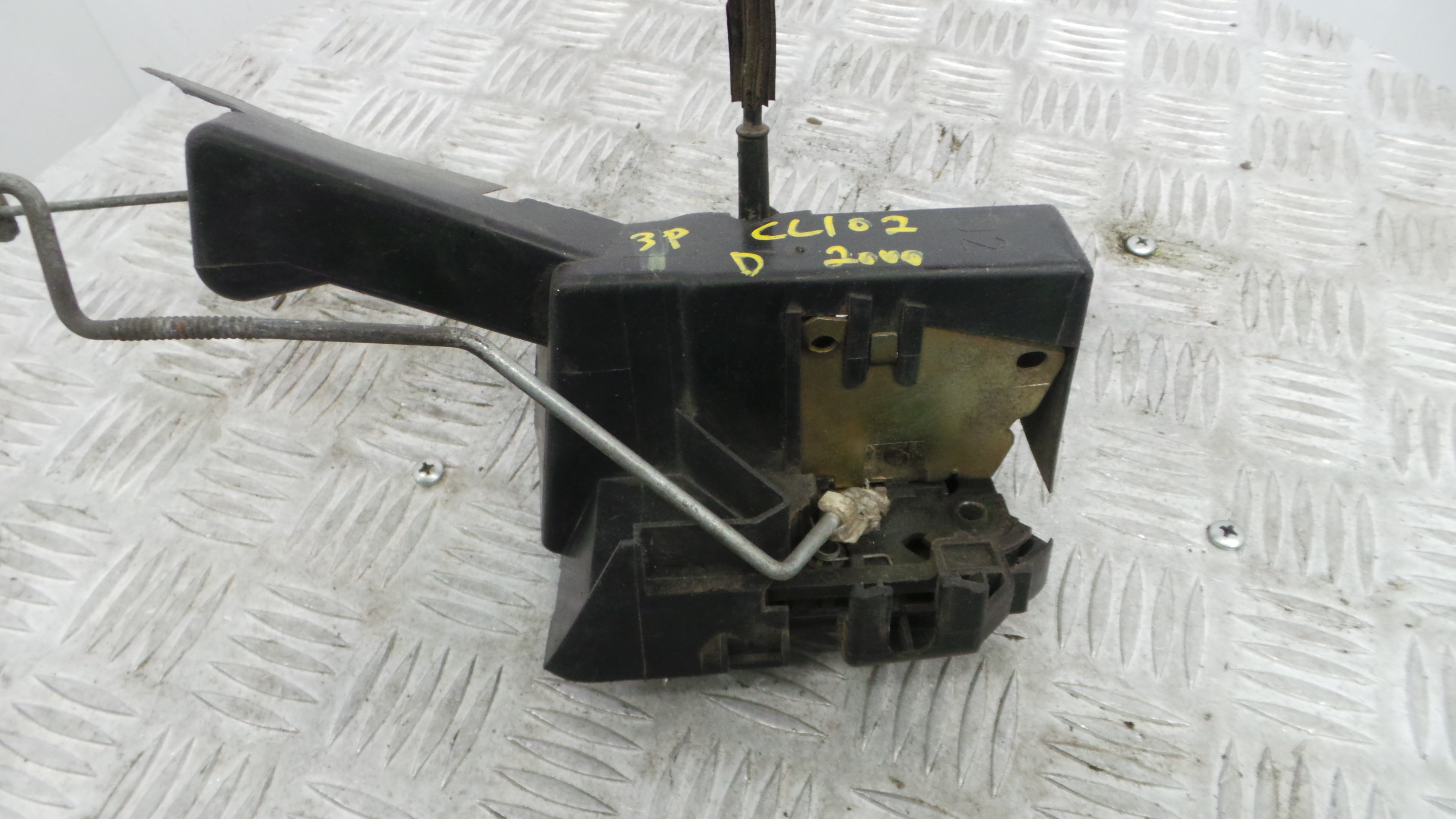 Fecho da Porta Dto 7701045305 - RENAULT CLIO II (BB_, CB_), CLIO Mk II (BB_, CB_)-37064503