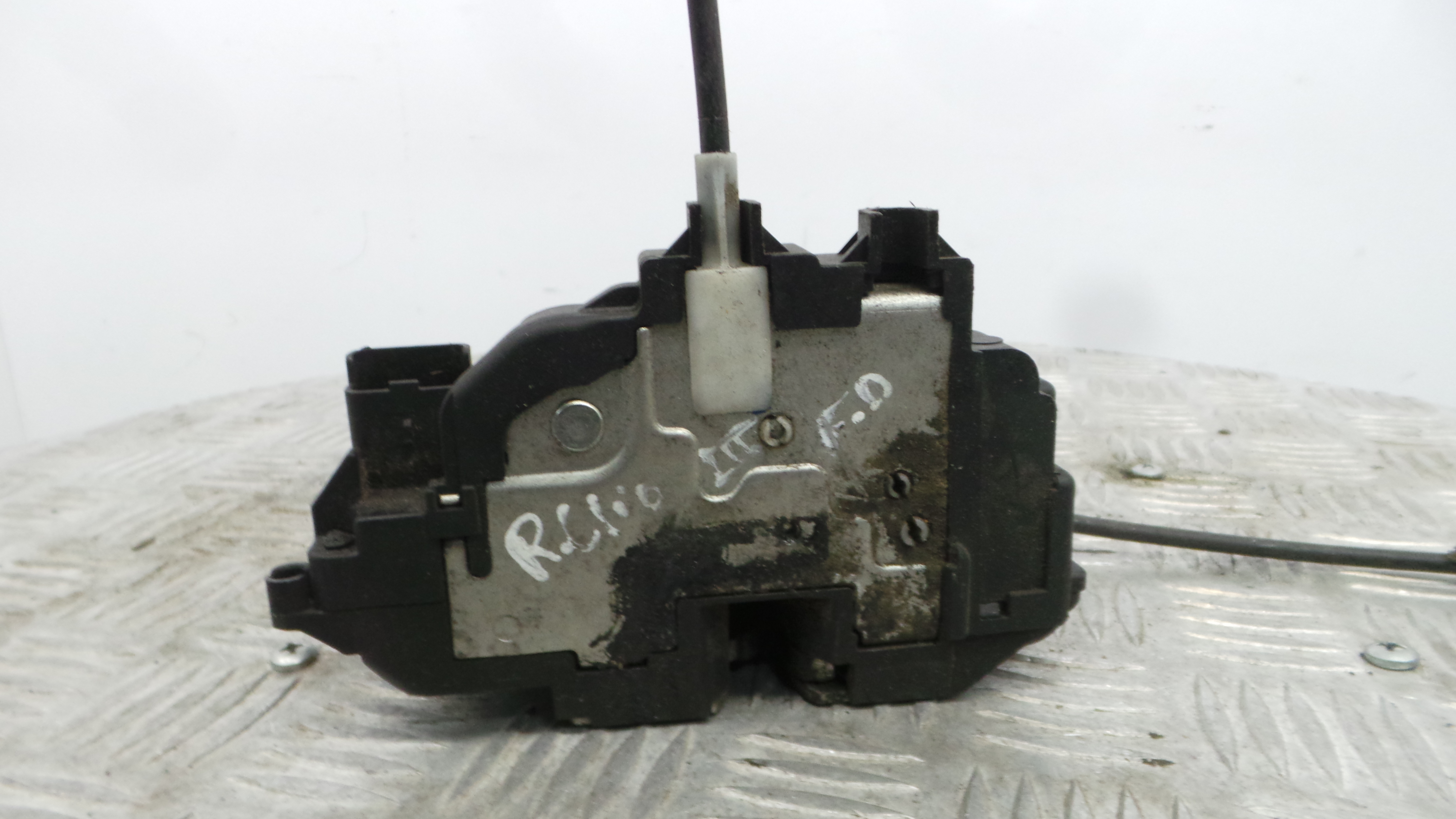 Fecho da Porta Frente Dto 8200300125 - RENAULT CLIO III (BR0/1, CR0/1)-37064506