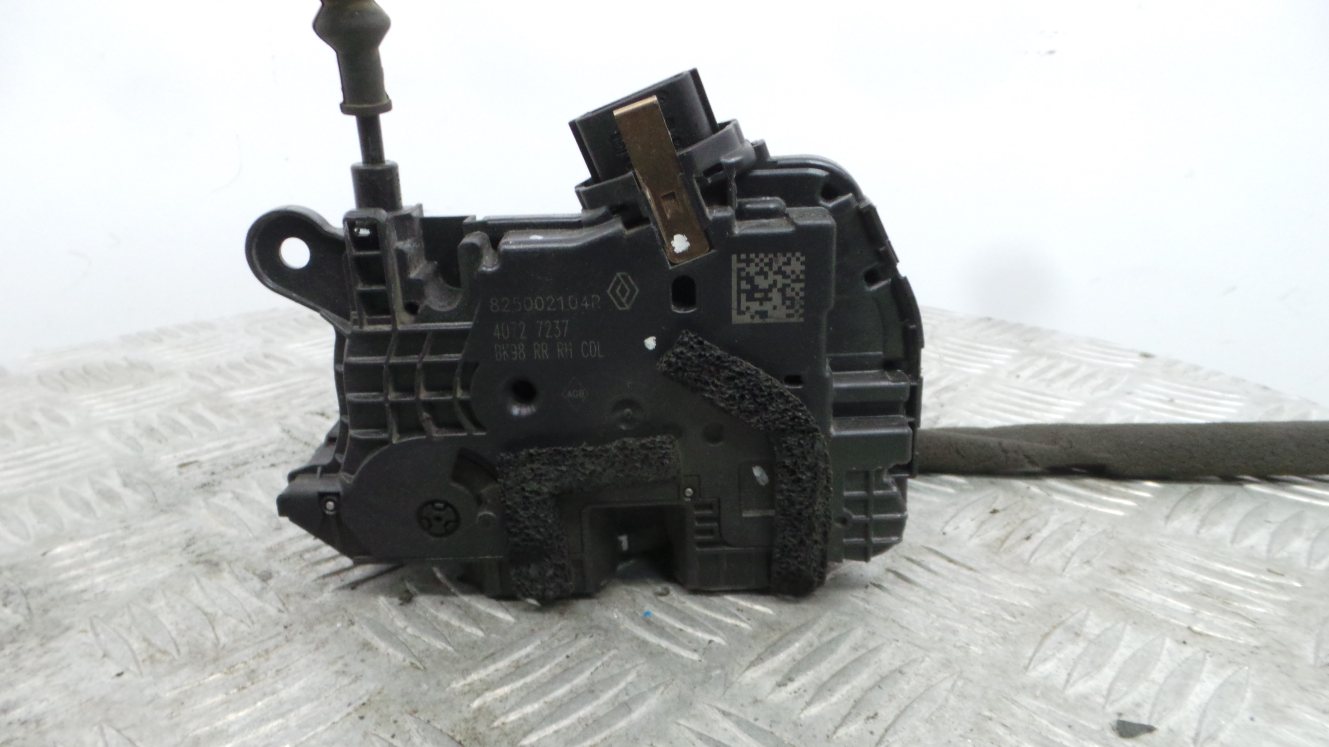 Fecho da Porta Trás Dto 825002104R - RENAULT CLIO IV (BH_)-37064555