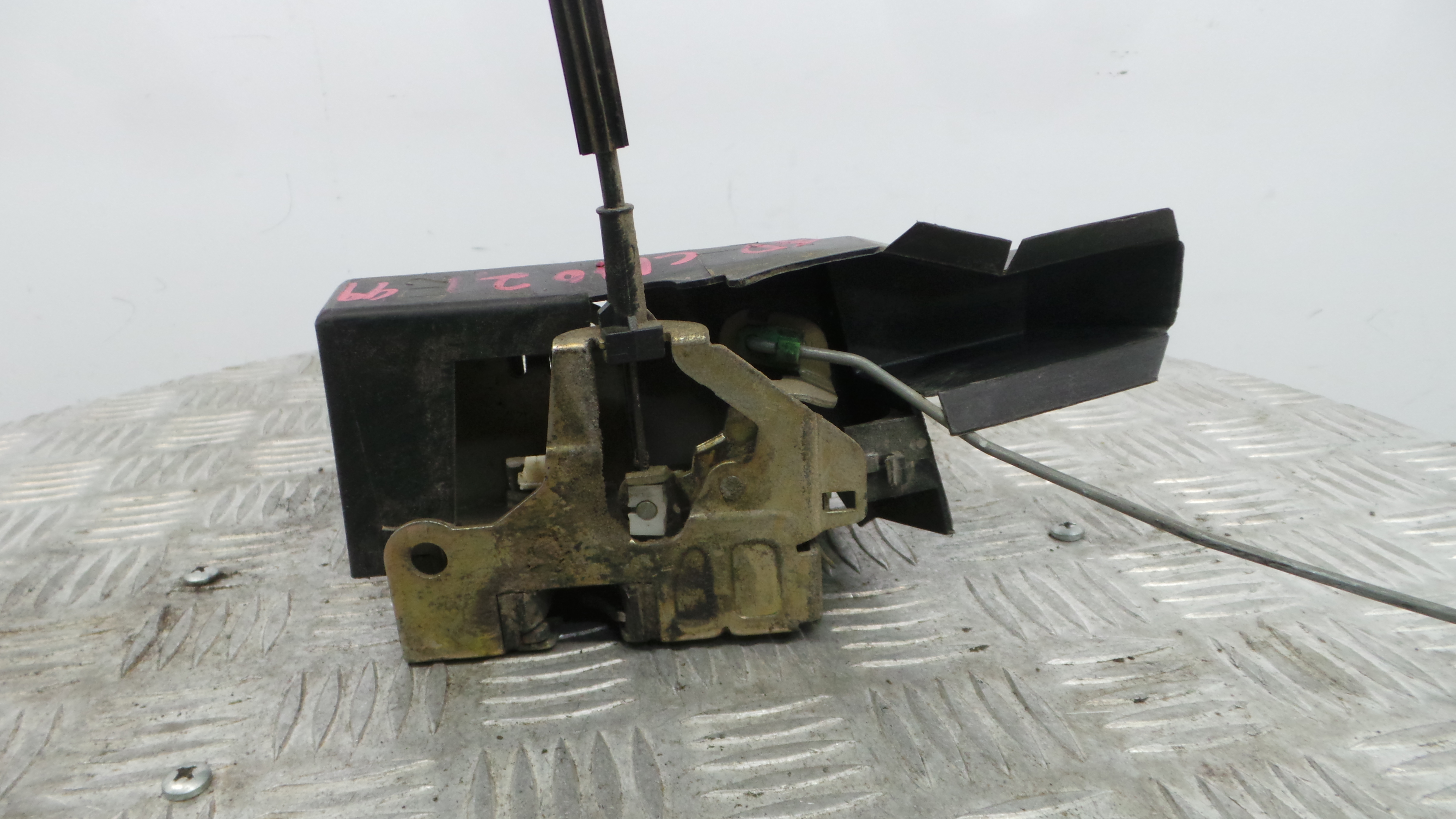 Fecho da Porta Frente Dto 7701045305 - RENAULT CLIO II (BB_, CB_), CLIO Mk II (BB_, CB_)-37064565