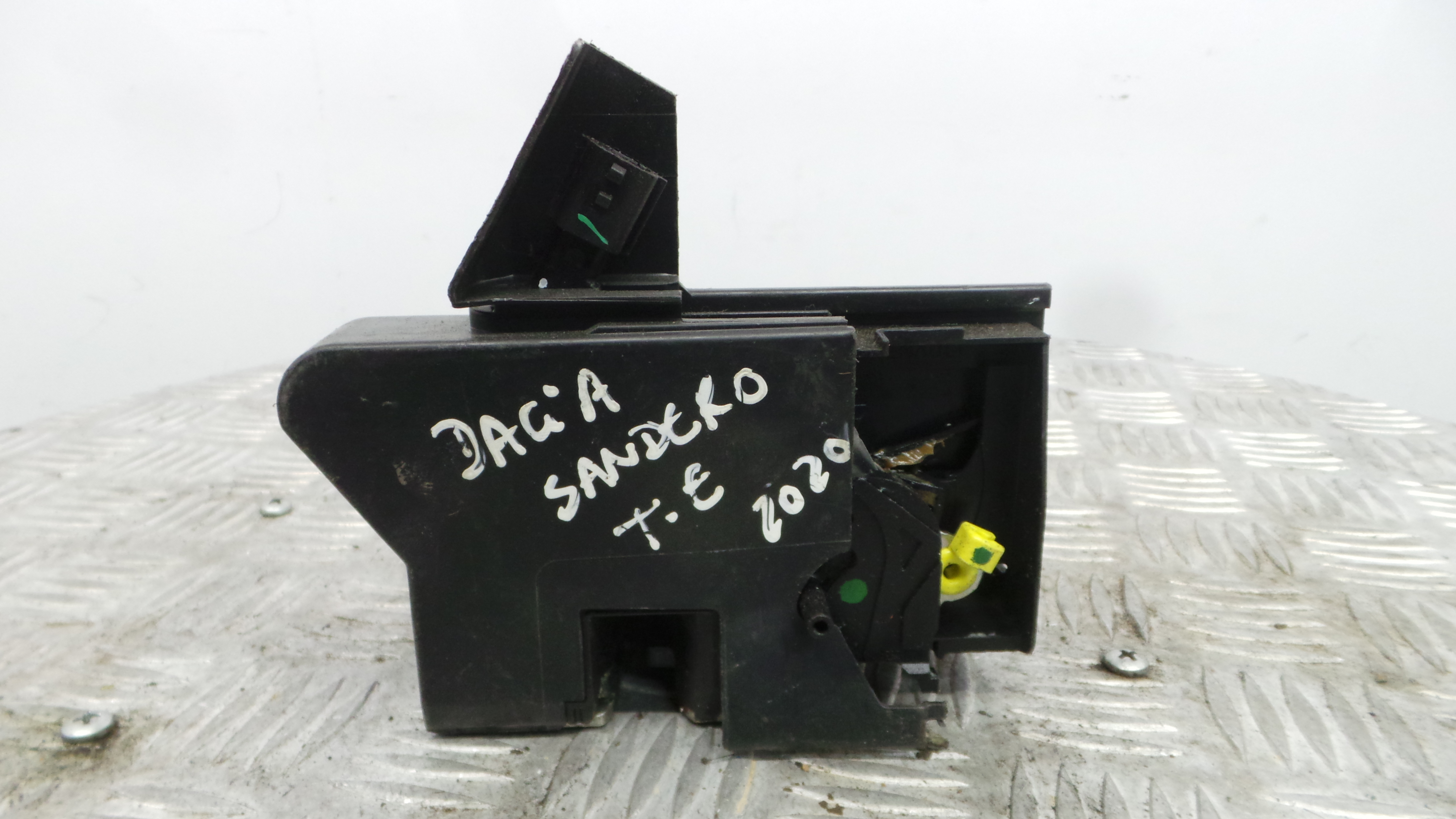 Fecho da Porta Trás Esq 825033585RG - DACIA SANDERO II-37064686
