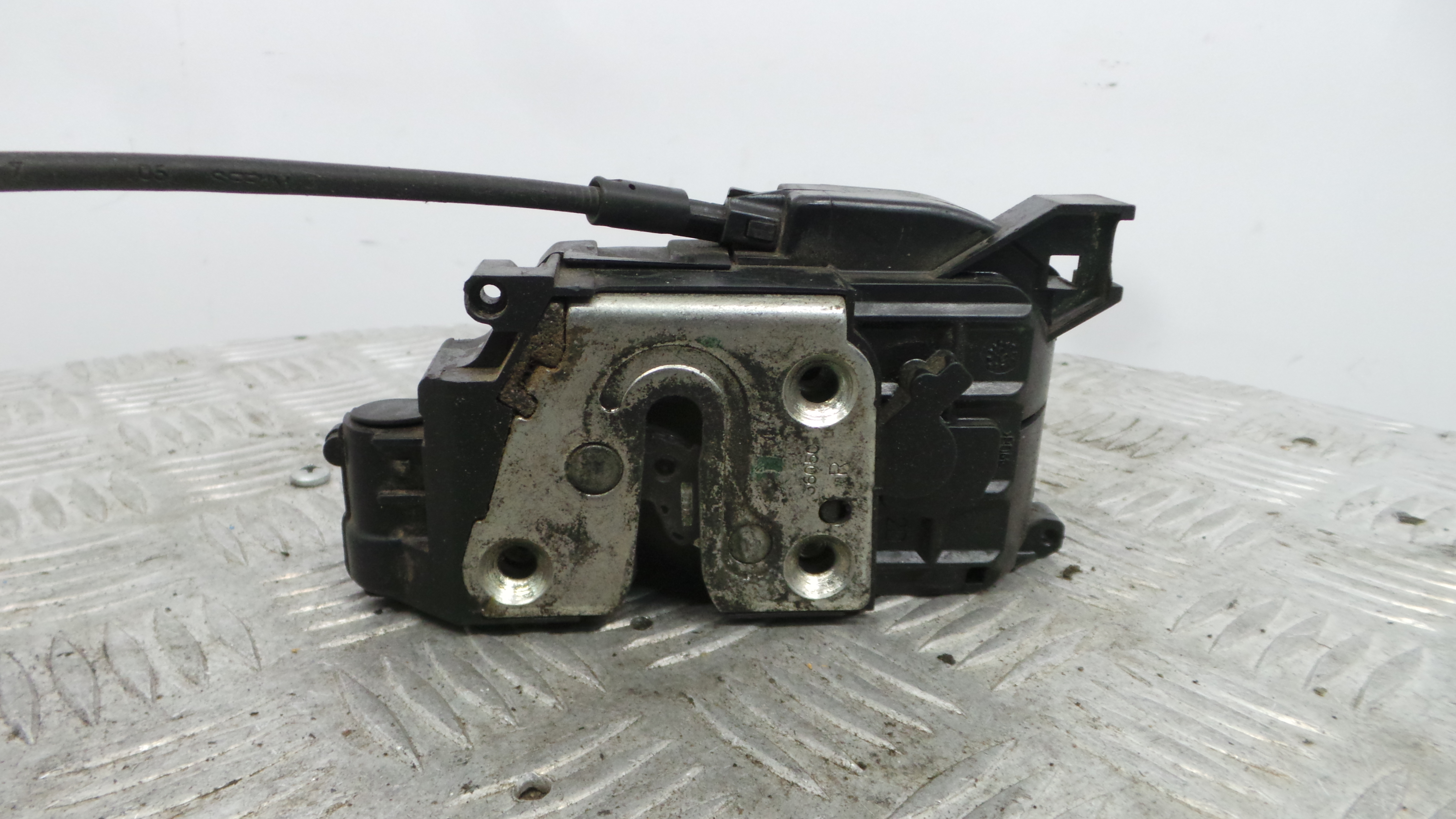 Fecho da Porta Frente Dto 8200300125 - RENAULT CLIO III (BR0/1, CR0/1)-37064690