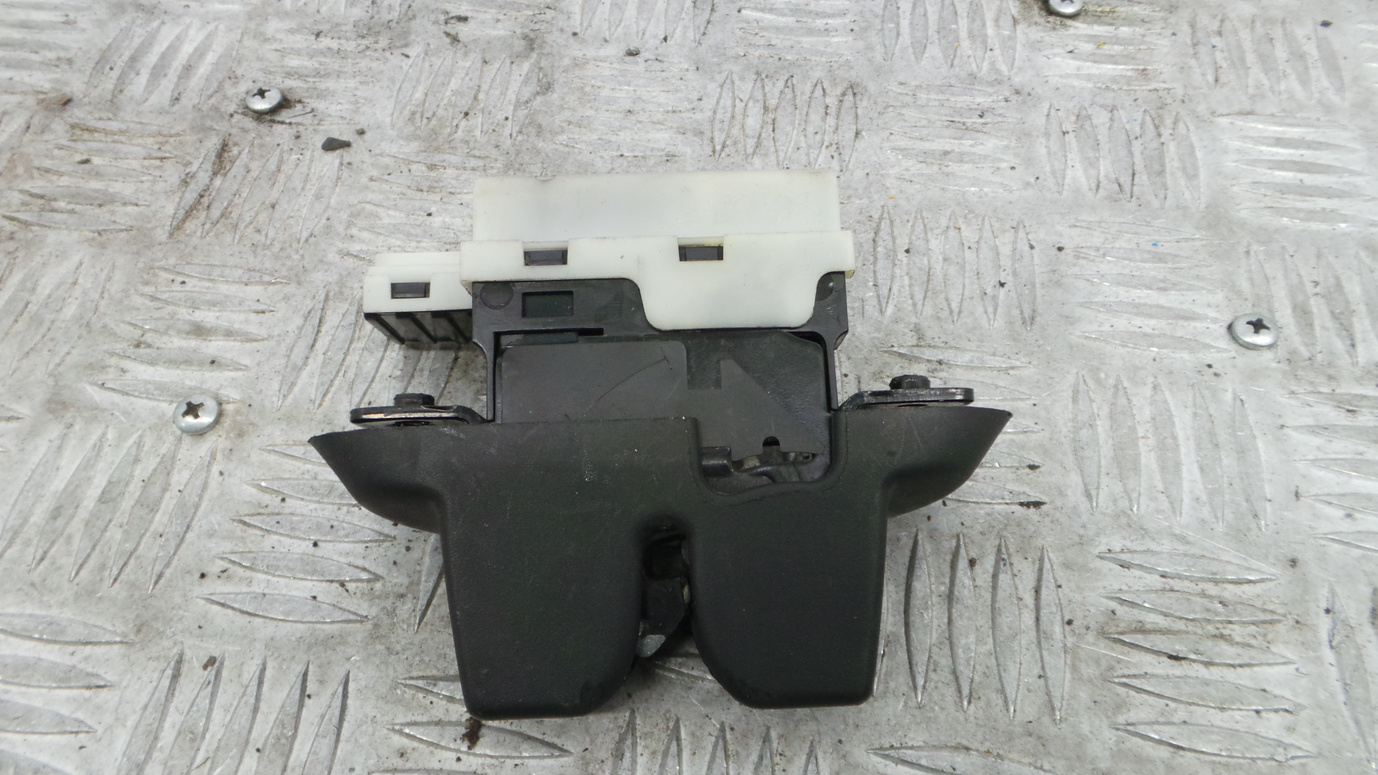 Fecho Mala  8200229957 - RENAULT LAGUNA II (BG0/1_)-37065061