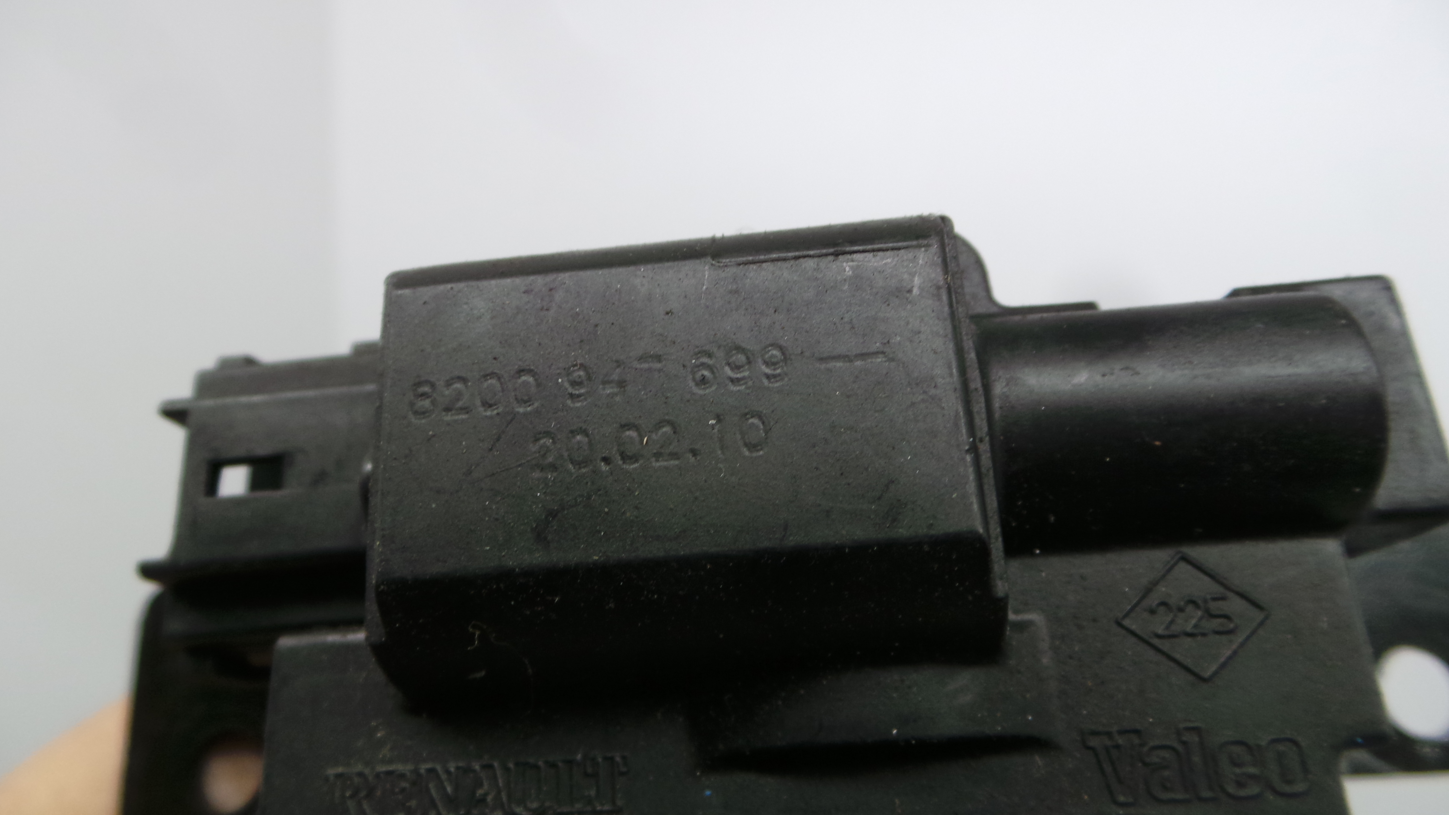 Fecho Mala  8200947699 – RENAULT CLIO III (BR0/1, CR0/1)