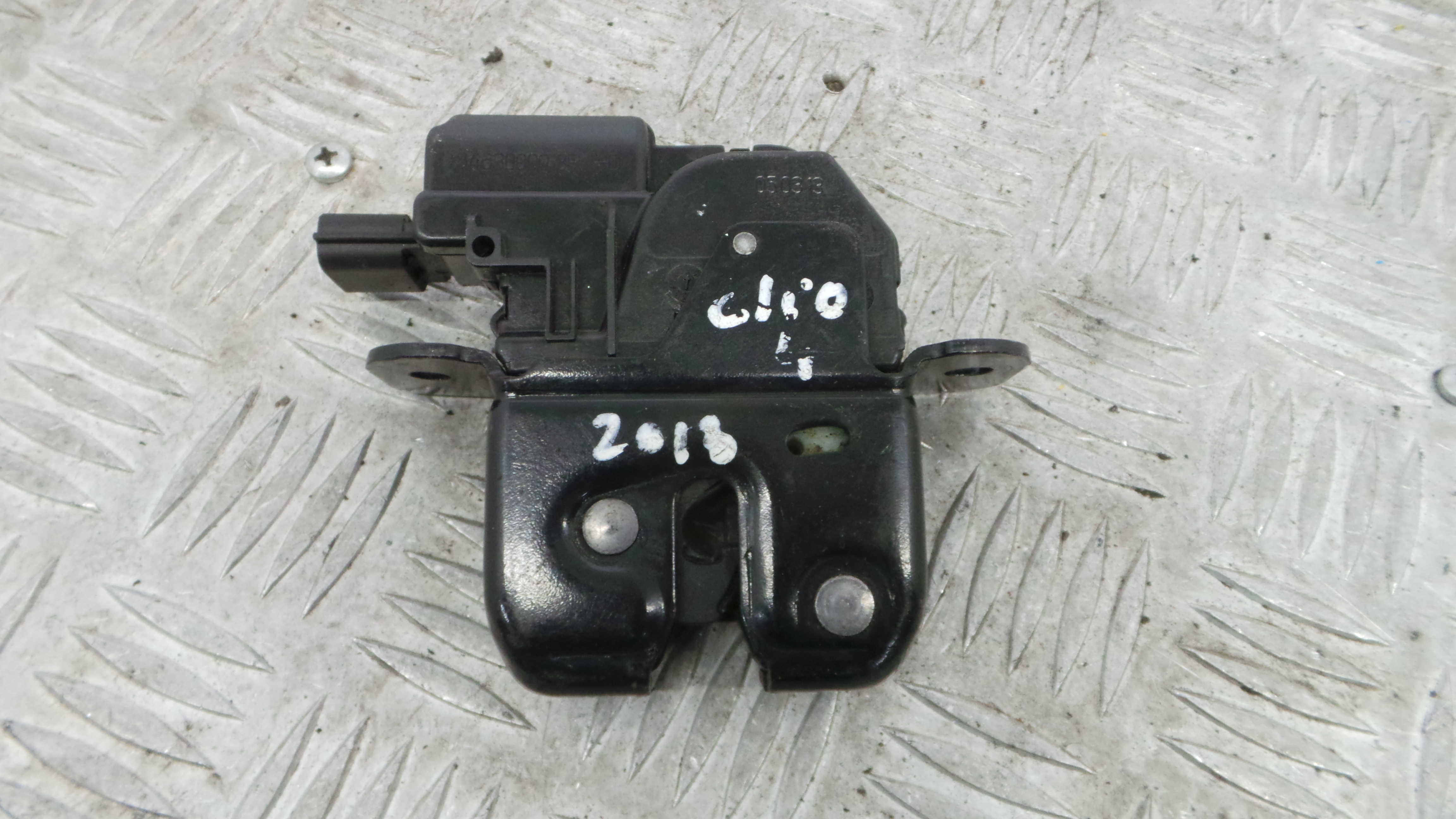 Fecho Mala  846300003R - RENAULT CLIO IV (BH_)-37065195