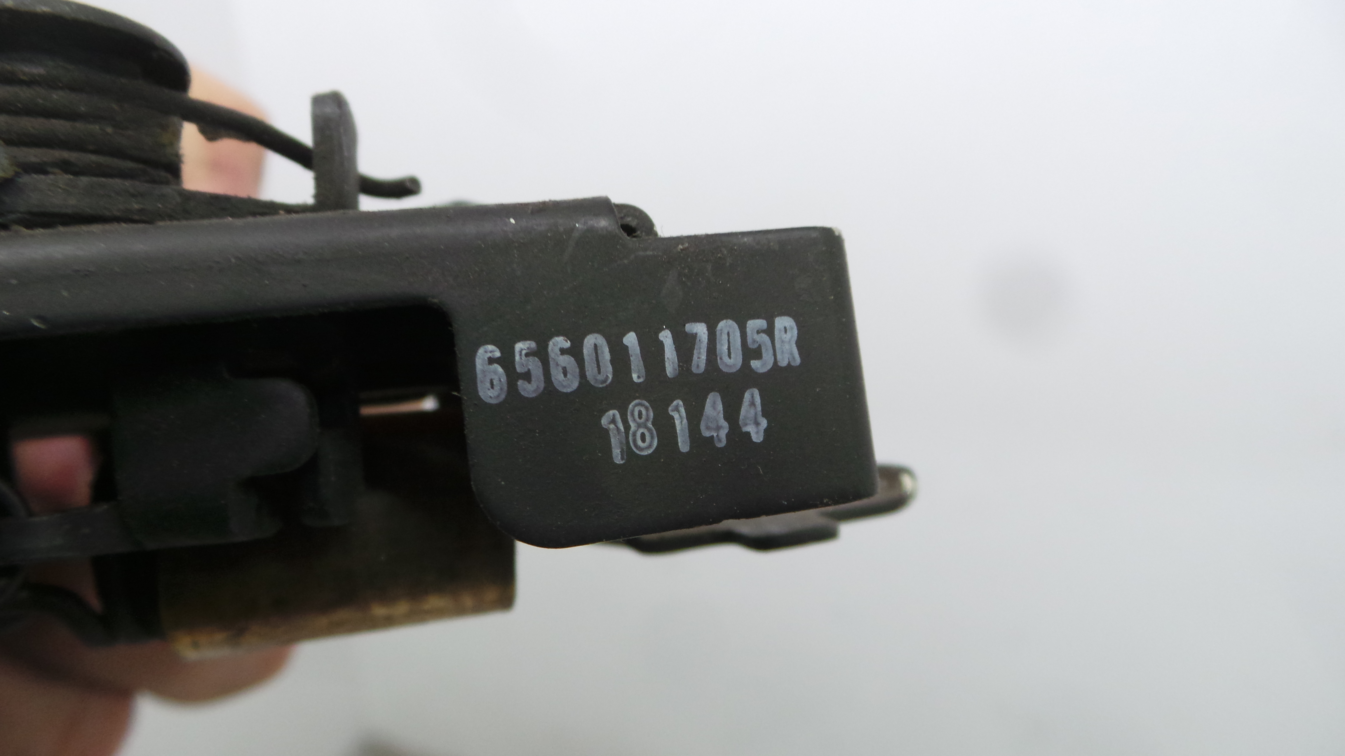 Fecho do Capot 656011705R - RENAULT CLIO IV (BH_)-37065218