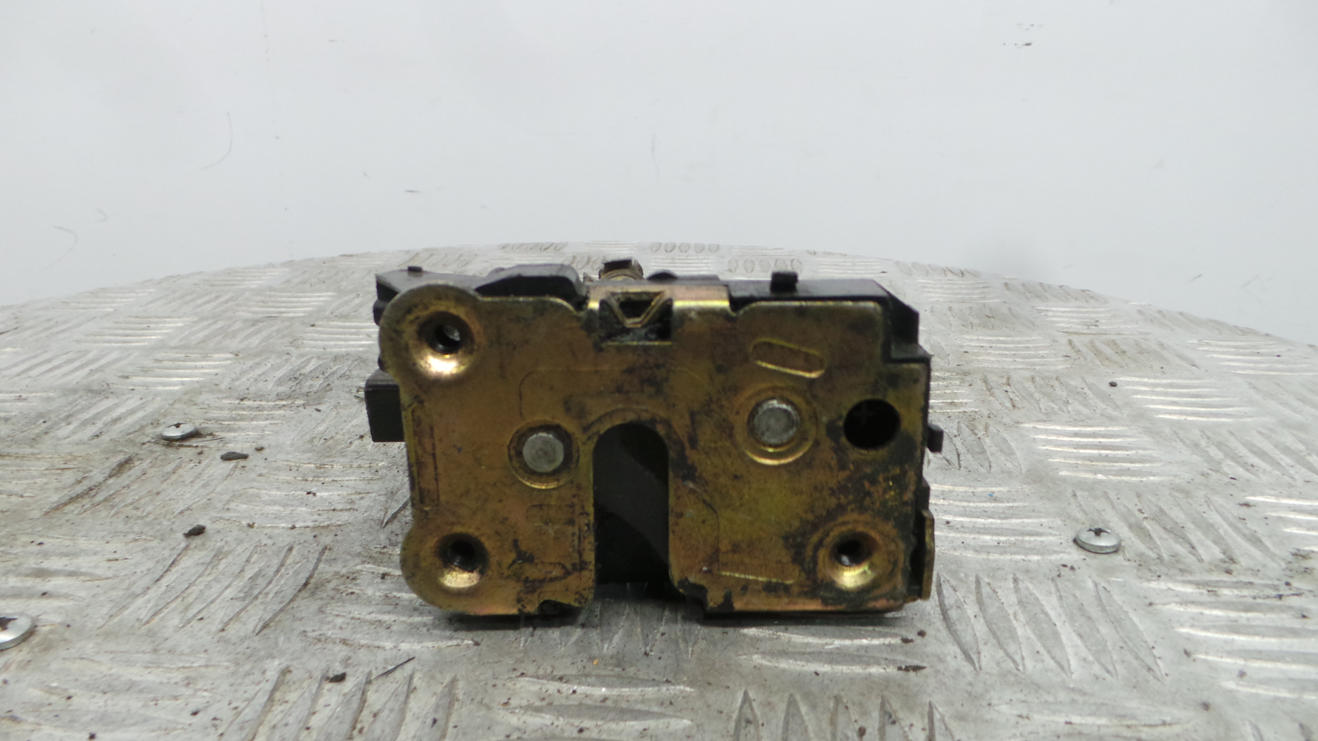 Fecho da Porta Esq 7701045304 - RENAULT CLIO II (BB_, CB_), CLIO Mk II (BB_, CB_)-37065221