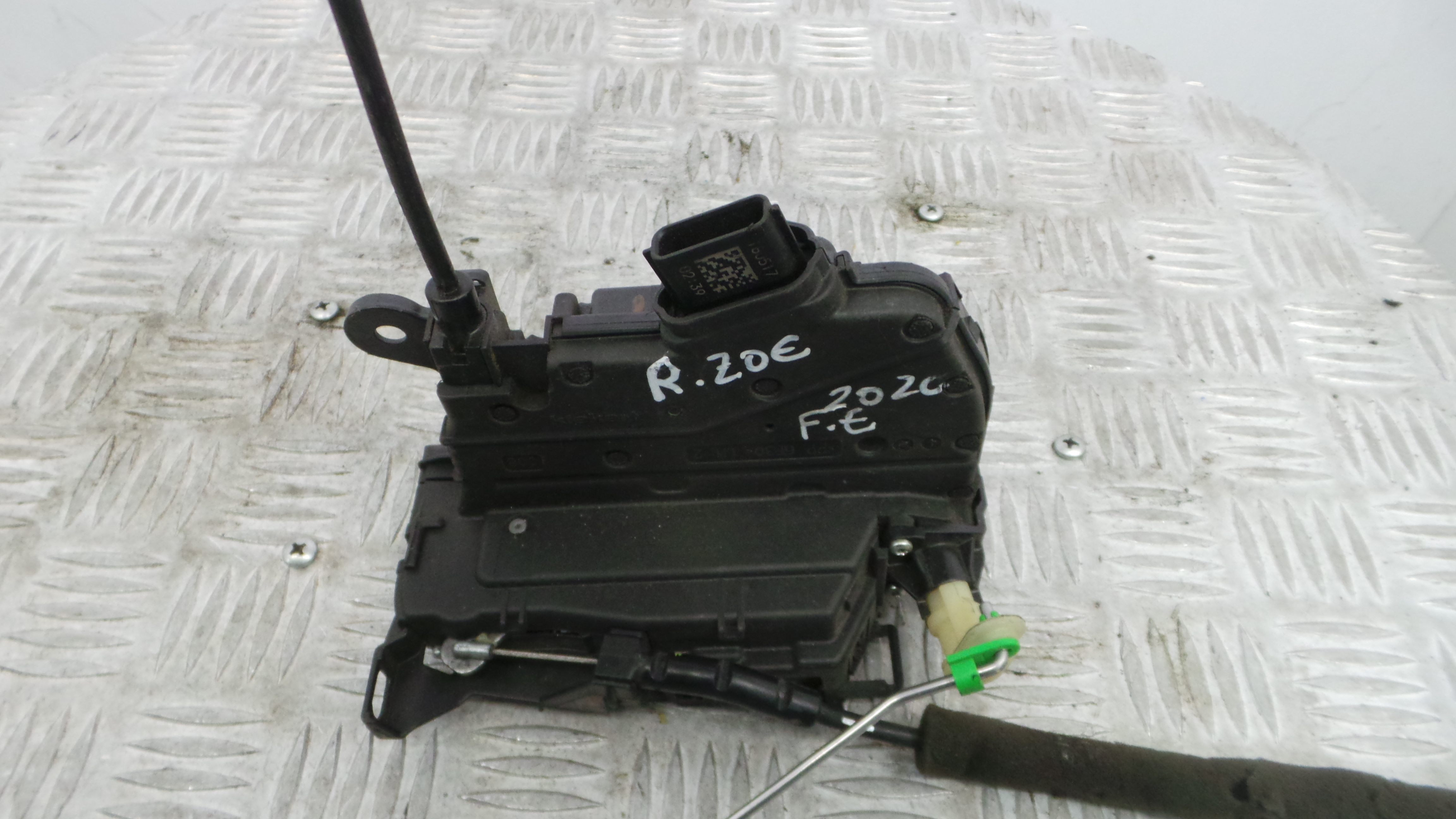 Fecho da Porta Frente Esq 805031107R - RENAULT ZOE (BFM_)-37065260