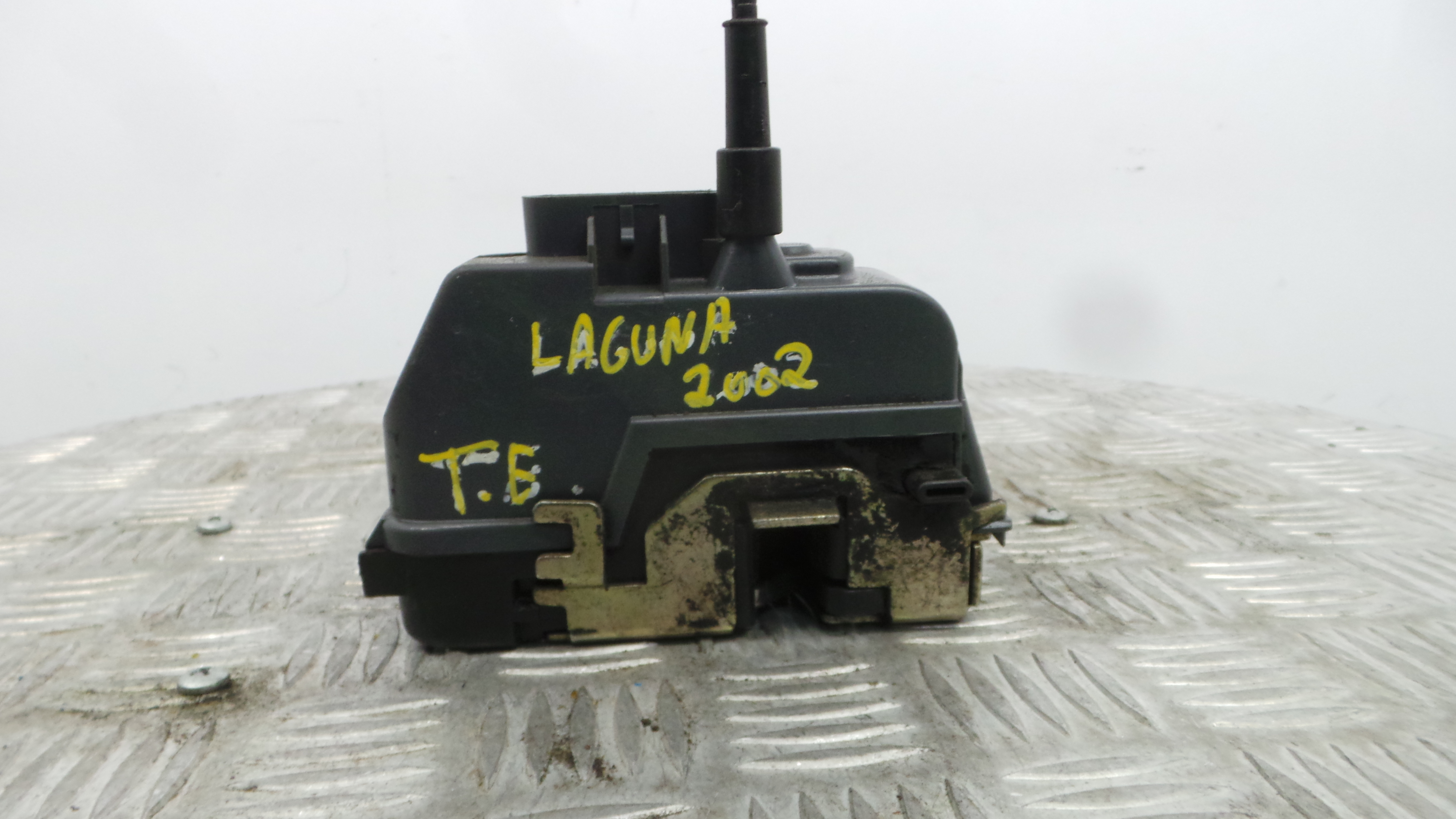Fecho da Porta Trás Esq 8200009152 - RENAULT LAGUNA II (BG0/1_)-37065267