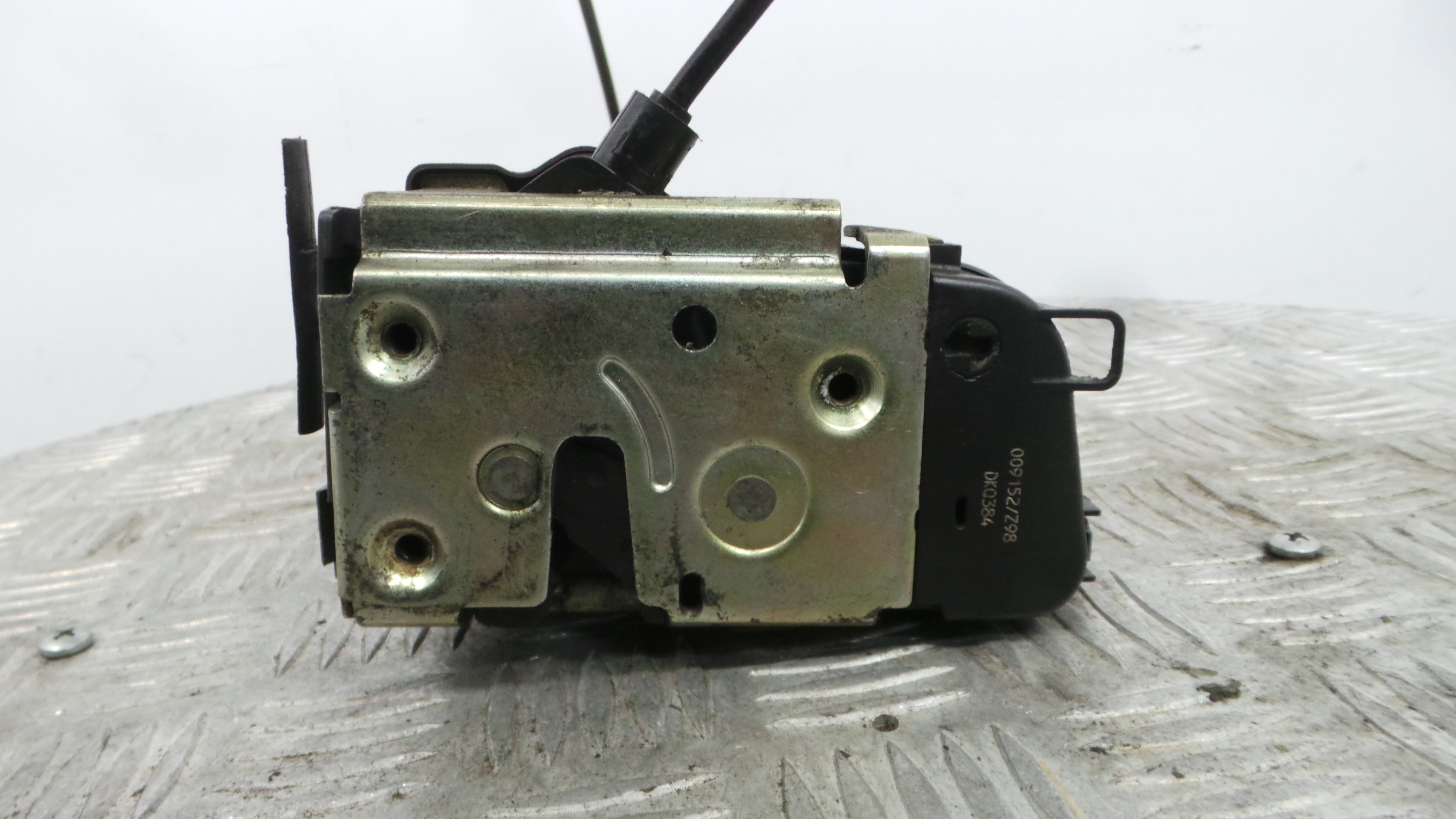 Fecho da Porta Trás Esq 8200009152 - RENAULT LAGUNA II (BG0/1_)-37065267