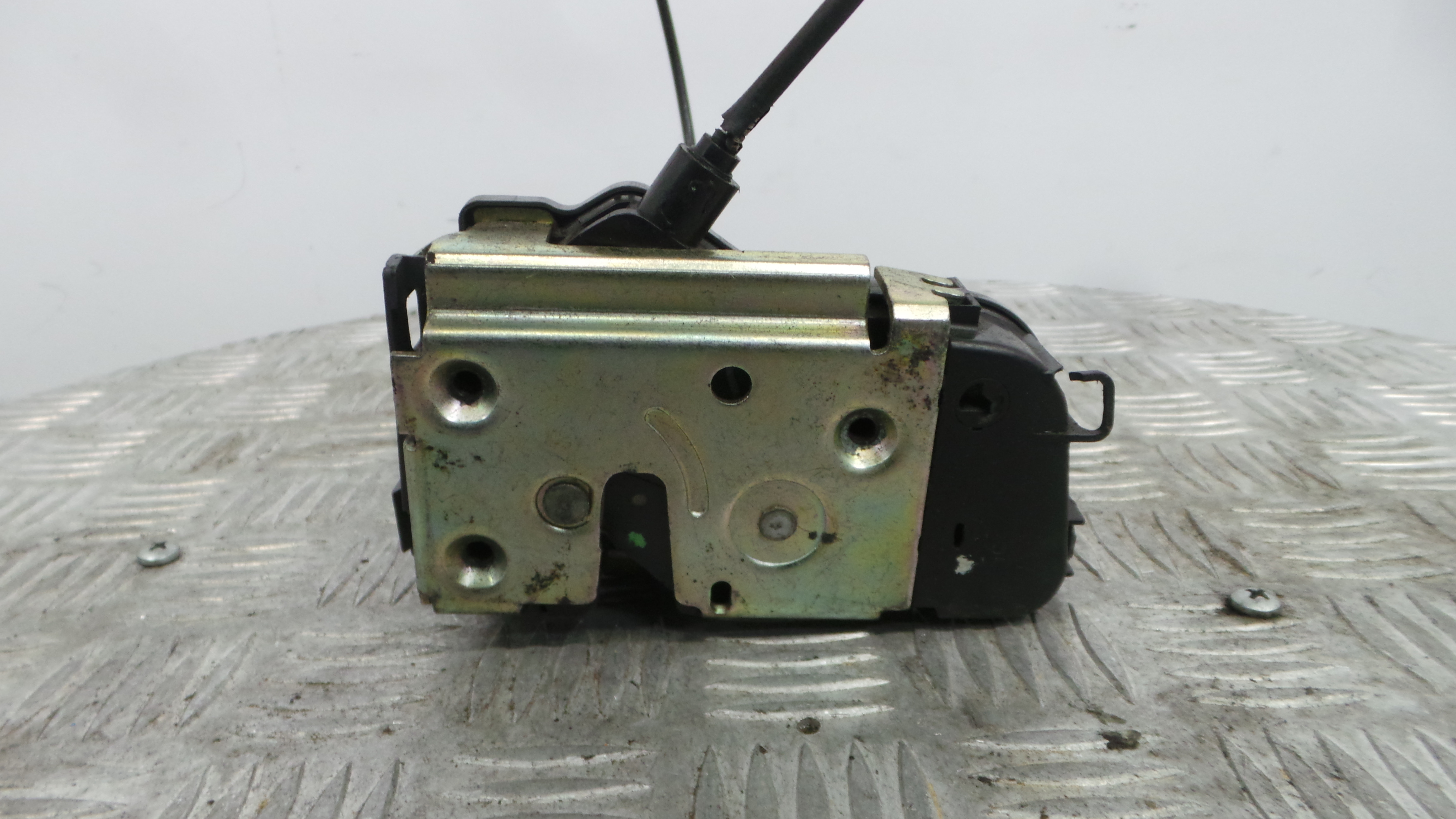 Fecho da Porta Trás Esq 8200000657 - RENAULT LAGUNA II (BG0/1_)-37065308