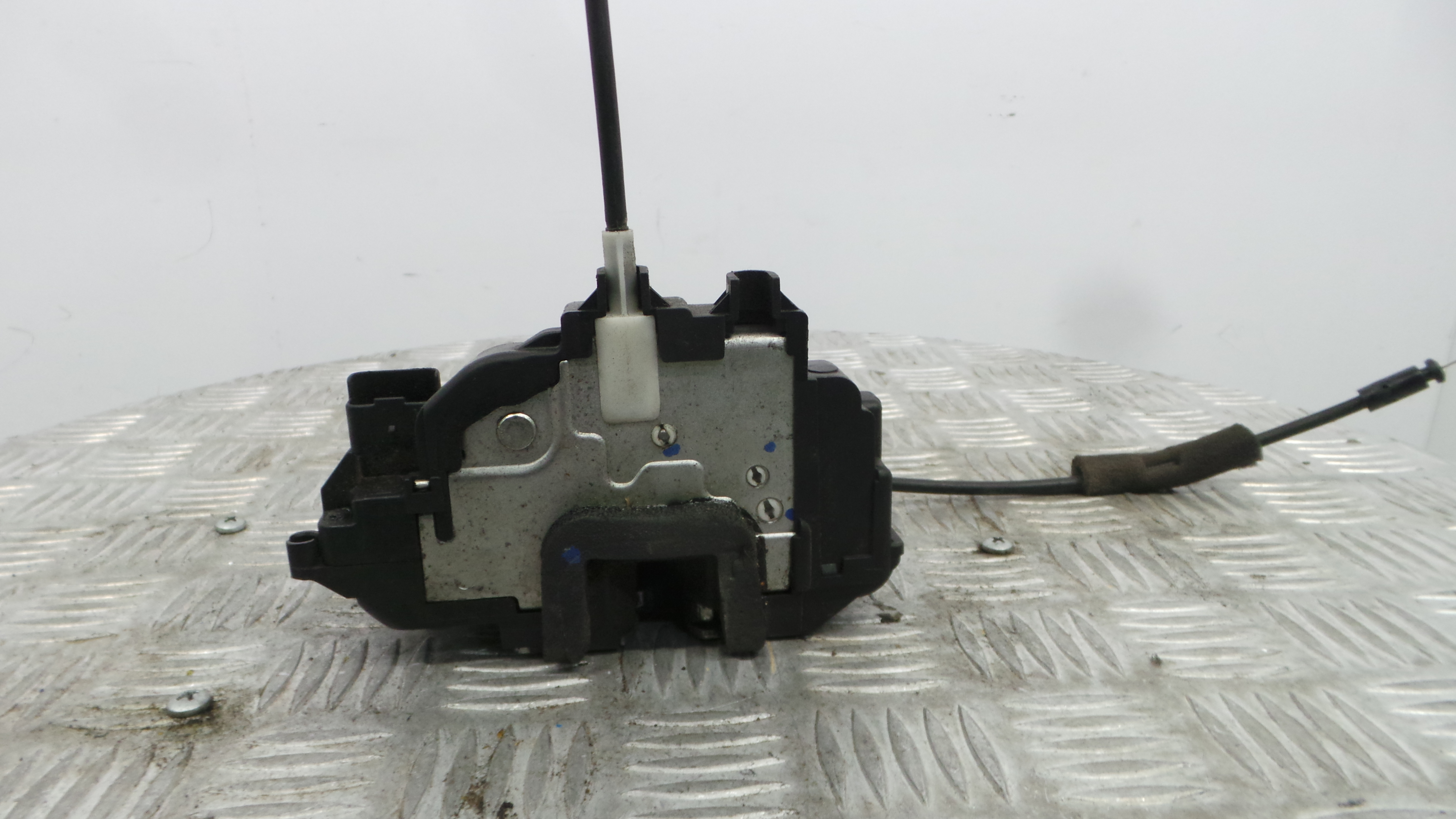Fecho da Porta Frente Dto 8200300125 - RENAULT CLIO III (BR0/1, CR0/1)-37065311
