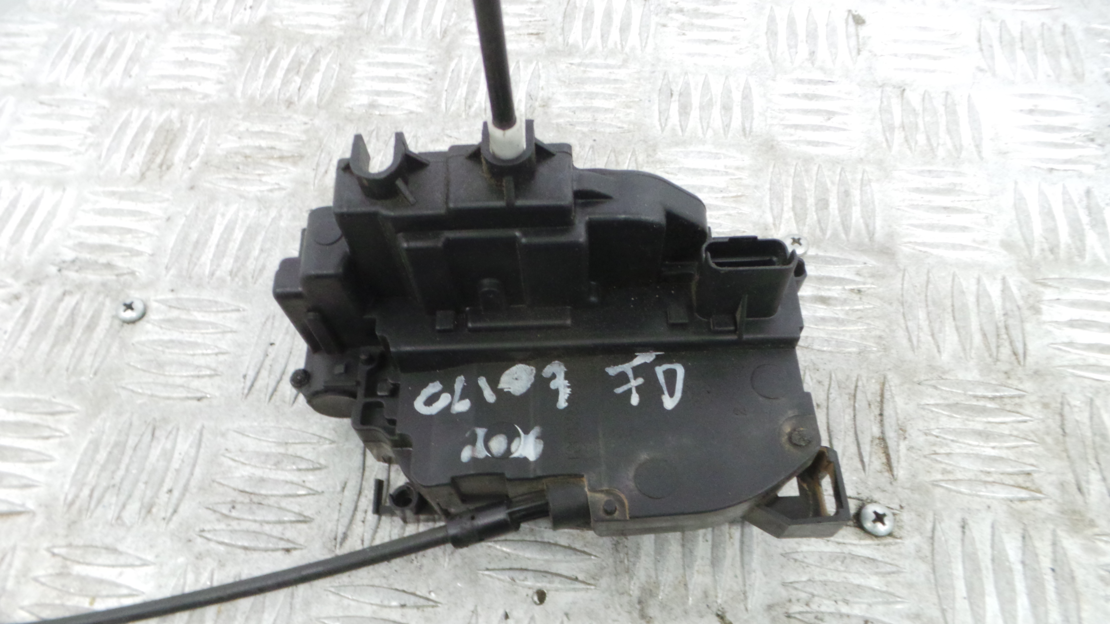 Fecho da Porta Frente Dto 8200300125 - RENAULT CLIO III (BR0/1, CR0/1)-37065311